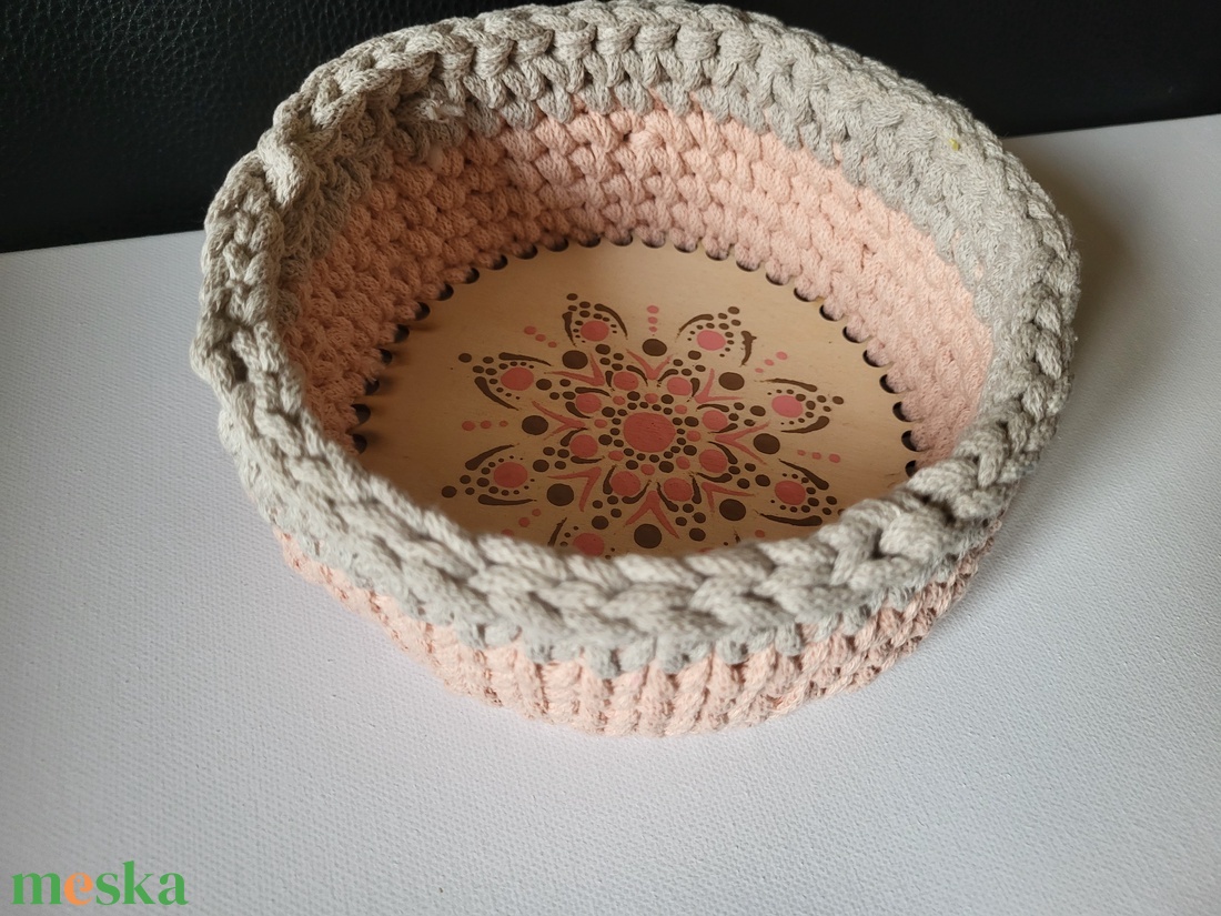 Beige és világosrózsaszín horgolt kosár mandala díszítéssel - otthon & életmód - tárolás & rendszerezés - tárolókosár - Meska.hu Beige és világosrózsaszín horgolt kosár mandala díszítéssel - otthon & életmód - tárolás & rendszerezés - tárolókosár - Meska.hu
