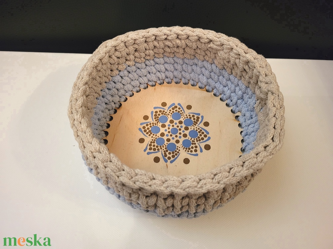 Beige és világoskék horgolt kosár mandala díszítéssel - otthon & életmód - tárolás & rendszerezés - tárolókosár - Meska.hu Beige és világoskék horgolt kosár mandala díszítéssel - otthon & életmód - tárolás & rendszerezés - tárolókosár - Meska.hu