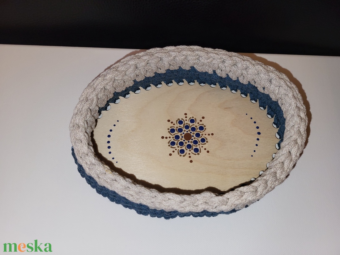 Beige és sötétkék horgolt kosár mandala díszítéssel - otthon & életmód - tárolás & rendszerezés - tárolókosár - Meska.hu Beige és sötétkék horgolt kosár mandala díszítéssel - otthon & életmód - tárolás & rendszerezés - tárolókosár - Meska.hu