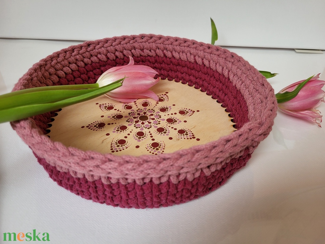 Bordó horgolt kosár mandala díszítéssel, Húsvétra tojás- , csokigyűjtéshez - otthon & életmód - tárolás & rendszerezés - tárolókosár - Meska.hu Bordó horgolt kosár mandala díszítéssel, Húsvétra tojás- , csokigyűjtéshez - otthon & életmód - tárolás & rendszerezés - tárolókosár - Meska.hu