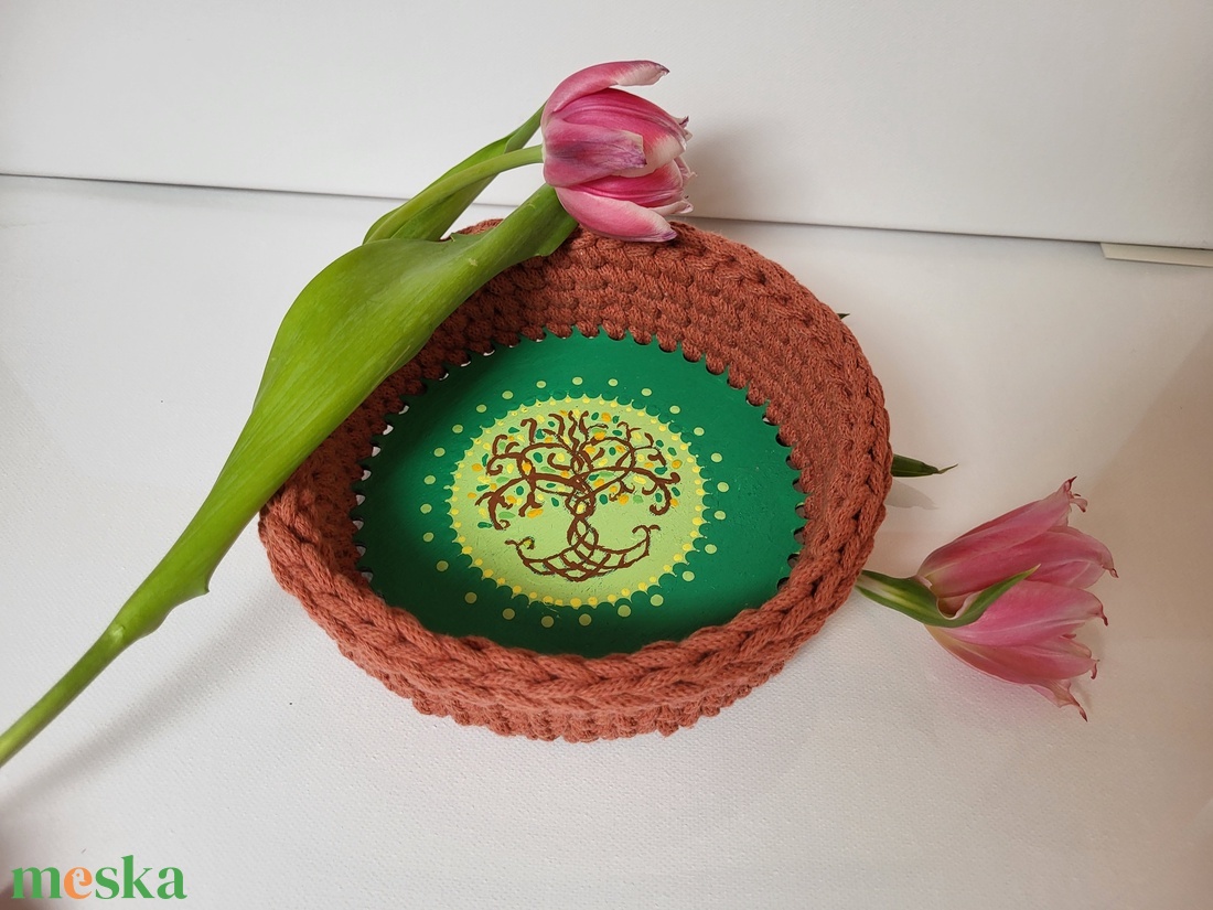 Barna horgolt kosár életfa mandala díszítéssel, Húsvétra tojás- , csokigyűjtéshez - otthon & életmód - tárolás & rendszerezés - tárolókosár - Meska.hu Barna horgolt kosár életfa mandala díszítéssel, Húsvétra tojás- , csokigyűjtéshez - otthon & életmód - tárolás & rendszerezés - tárolókosár - Meska.hu