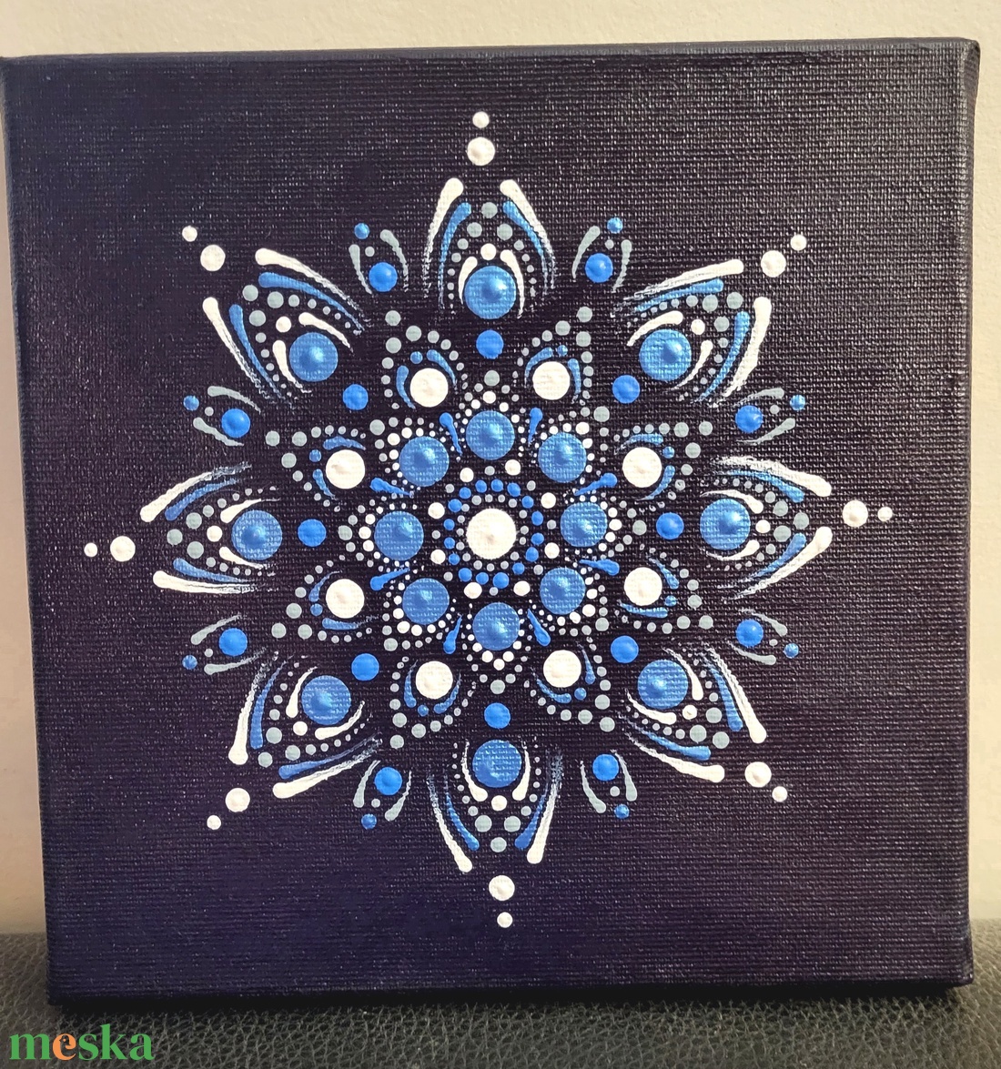 Kék alapon kék, szürke, fehér mandala - művészet - festmény - akril - Meska.hu Kék alapon kék, szürke, fehér mandala - művészet - festmény - akril - Meska.hu