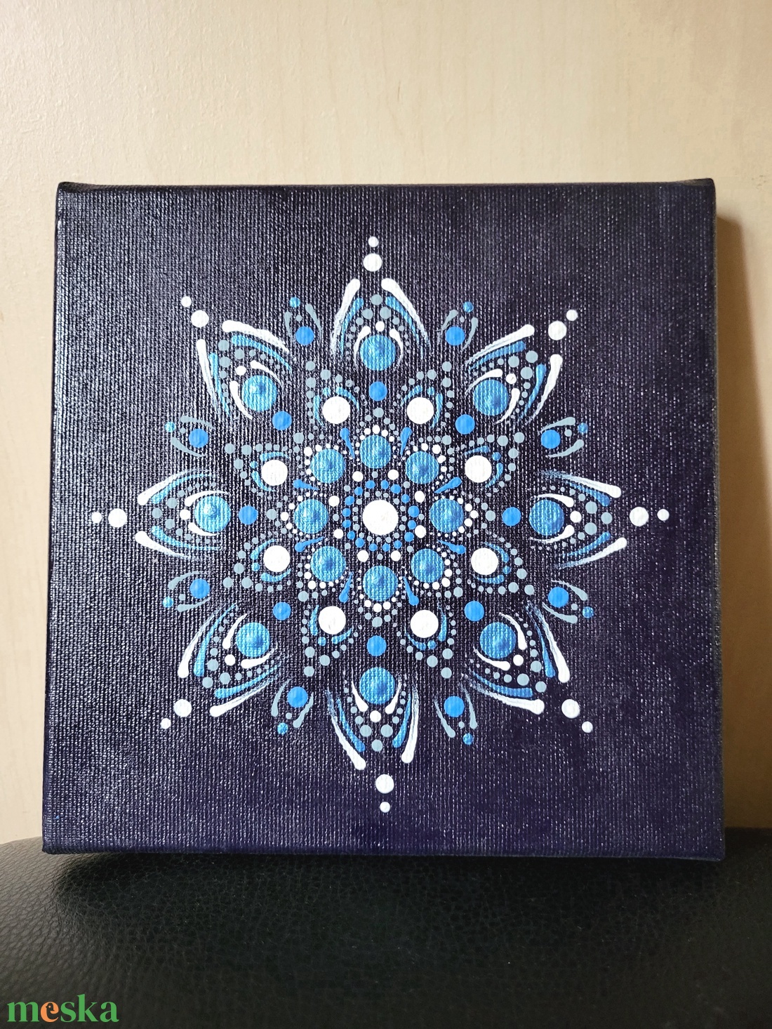 Kék alapon kék, szürke, fehér mandala - művészet - festmény - akril - Meska.hu Kék alapon kék, szürke, fehér mandala - művészet - festmény - akril - Meska.hu