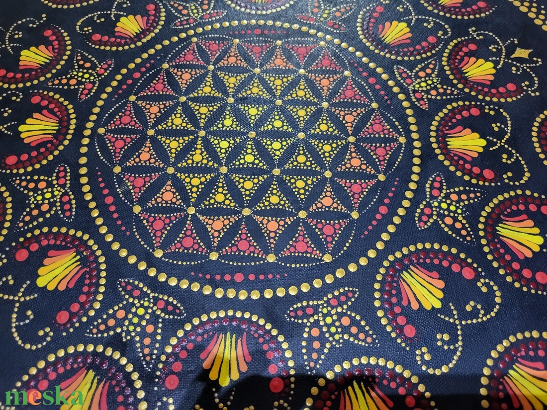 Fekete alapon arany, piros, sárga és narancs színű mandala - otthon & életmód - dekoráció - spiritualitás - mandala - Meska.hu