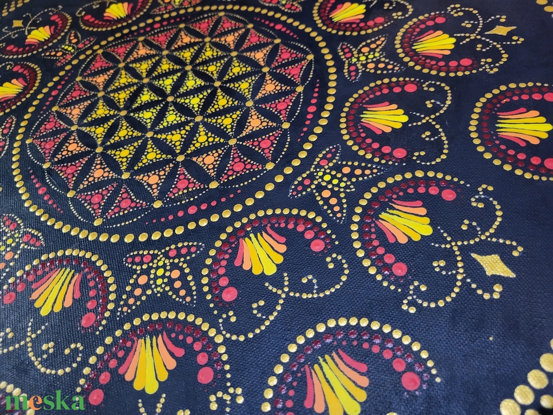 Fekete alapon arany, piros, sárga és narancs színű mandala - otthon & életmód - dekoráció - spiritualitás - mandala - Meska.hu
