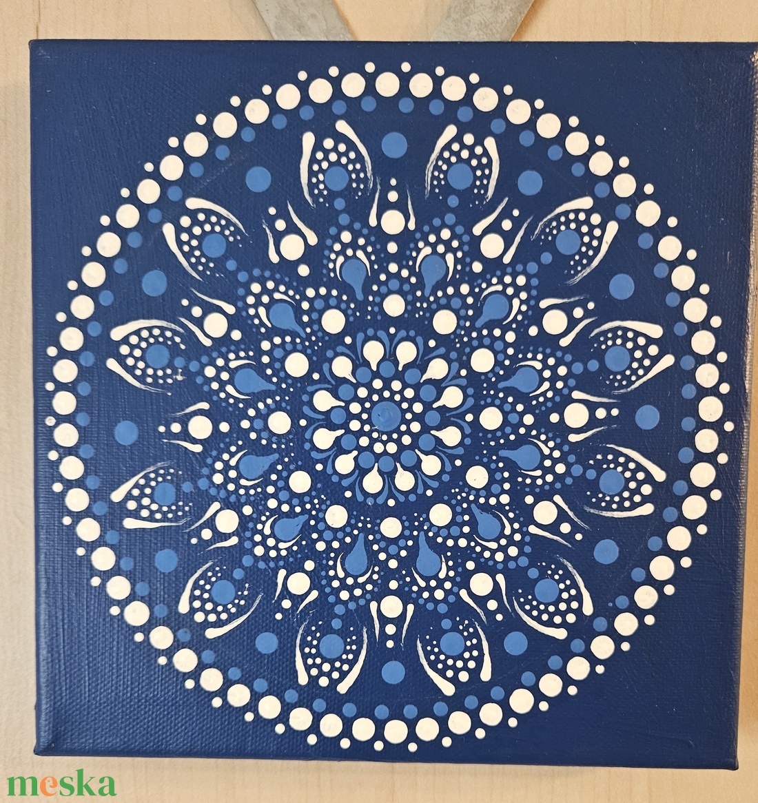 Kék alapon kék, fehér mandala - művészet - festmény - akril - Meska.hu Kék alapon kék, fehér mandala - művészet - festmény - akril - Meska.hu
