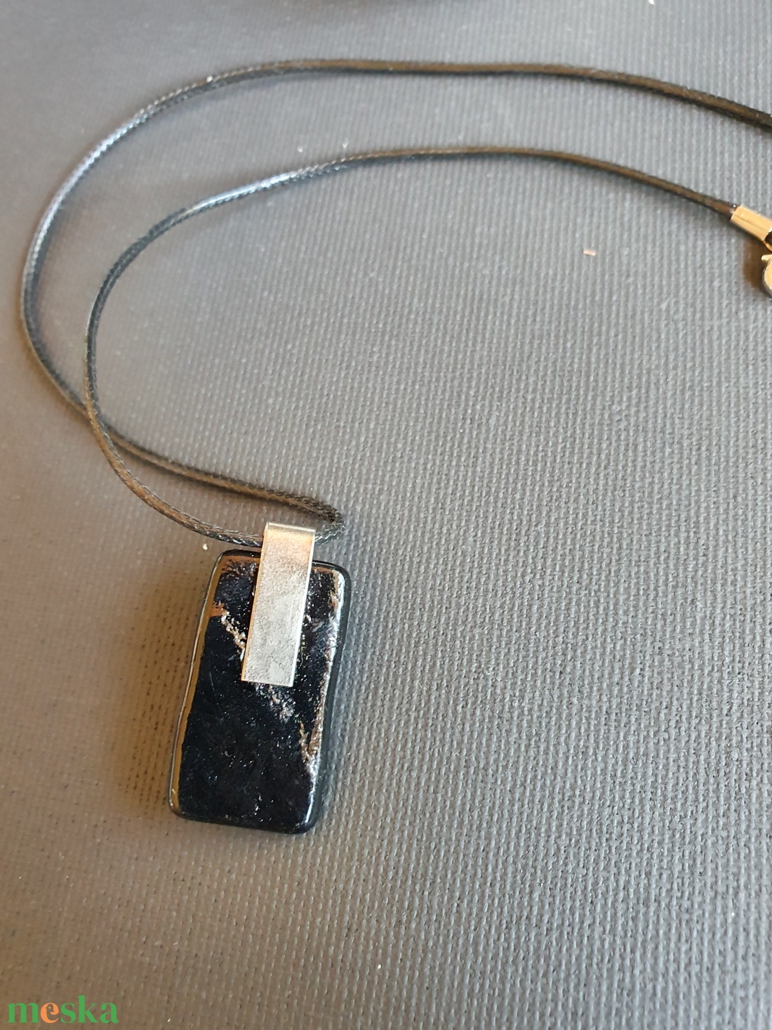 Fekete alapon rózsaarany színű dichroic üveg medál, zsinór nyaklánccal - ékszer - nyaklánc - medálos nyaklánc - Meska.hu Fekete alapon rózsaarany színű dichroic üveg medál, zsinór nyaklánccal - ékszer - nyaklánc - medálos nyaklánc - Meska.hu