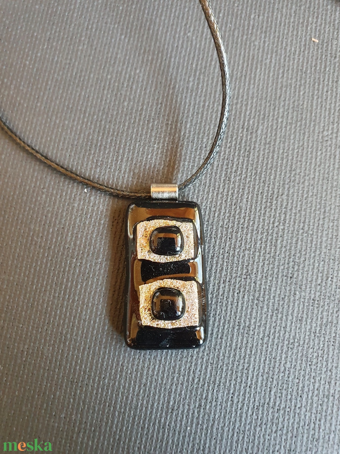 Fekete alapon rózsaarany színű dichroic üveg medál, zsinór nyaklánccal - ékszer - nyaklánc - medálos nyaklánc - Meska.hu Fekete alapon rózsaarany színű dichroic üveg medál, zsinór nyaklánccal - ékszer - nyaklánc - medálos nyaklánc - Meska.hu