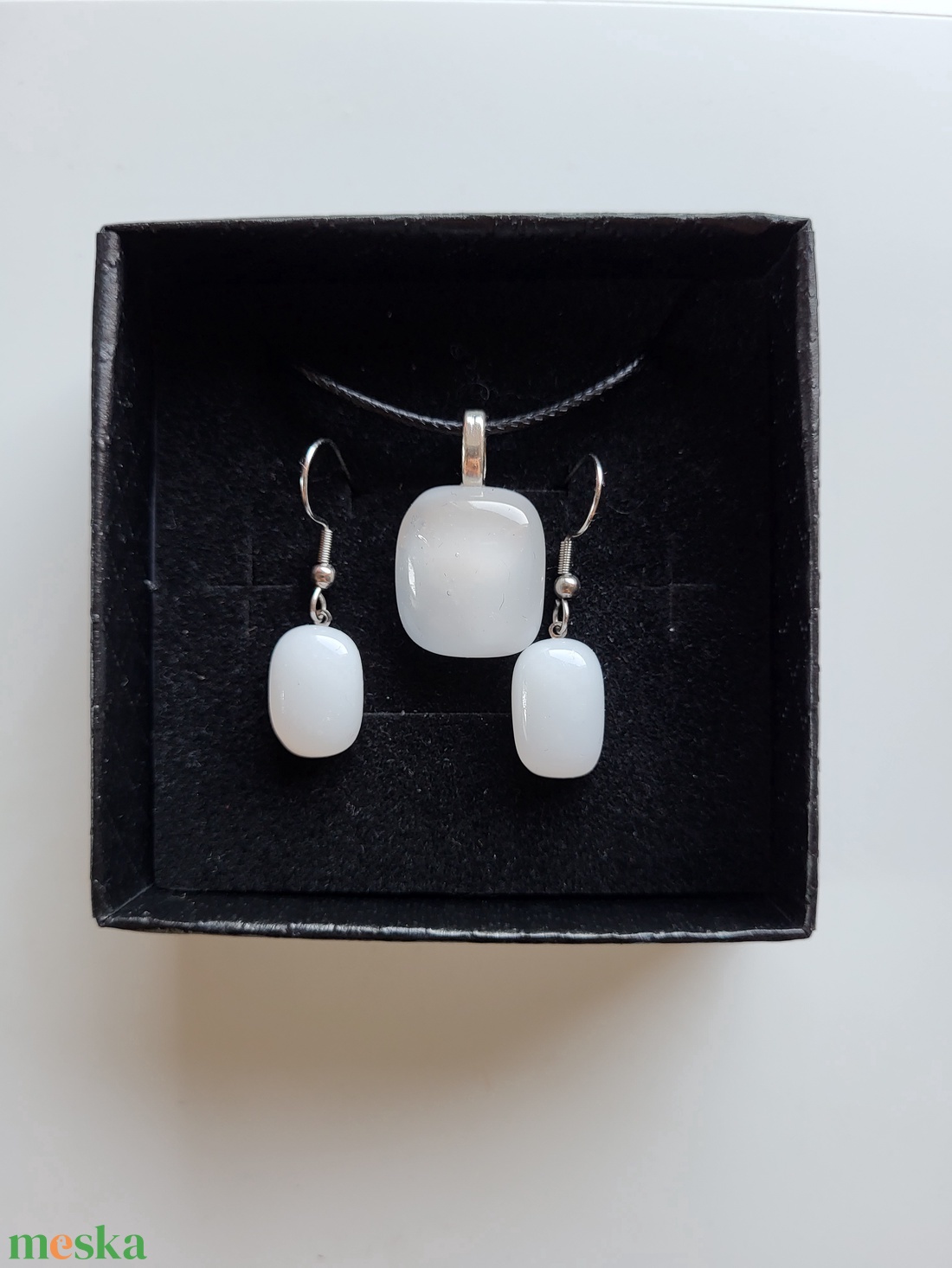 Fehér színű fusing üvegékszer szett - ékszer - ékszerszett - Meska.hu Fehér színű fusing üvegékszer szett - ékszer - ékszerszett - Meska.hu