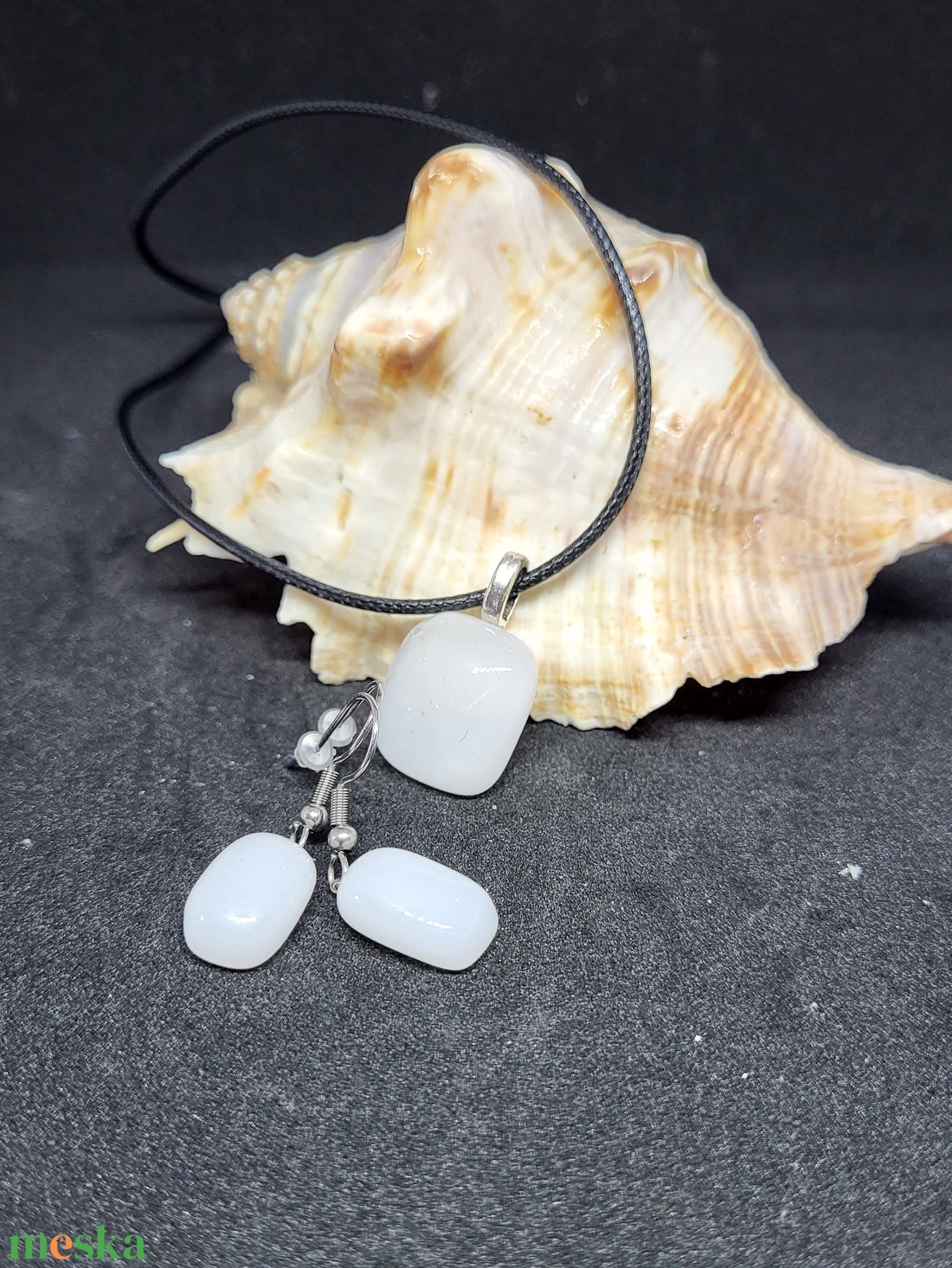 Fehér színű fusing üvegékszer szett - ékszer - ékszerszett - Meska.hu Fehér színű fusing üvegékszer szett - ékszer - ékszerszett - Meska.hu