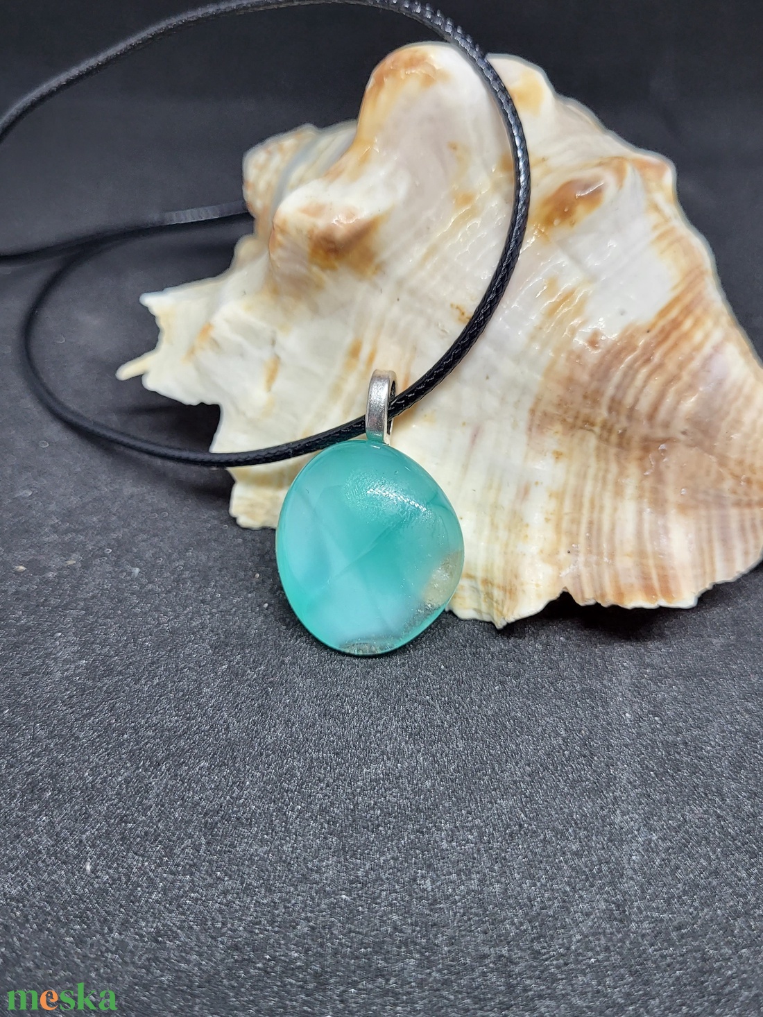 Türkiz üveg medál, zsinór nyaklánccal - ékszer - nyaklánc - medálos nyaklánc - Meska.hu Türkiz üveg medál, zsinór nyaklánccal - ékszer - nyaklánc - medálos nyaklánc - Meska.hu