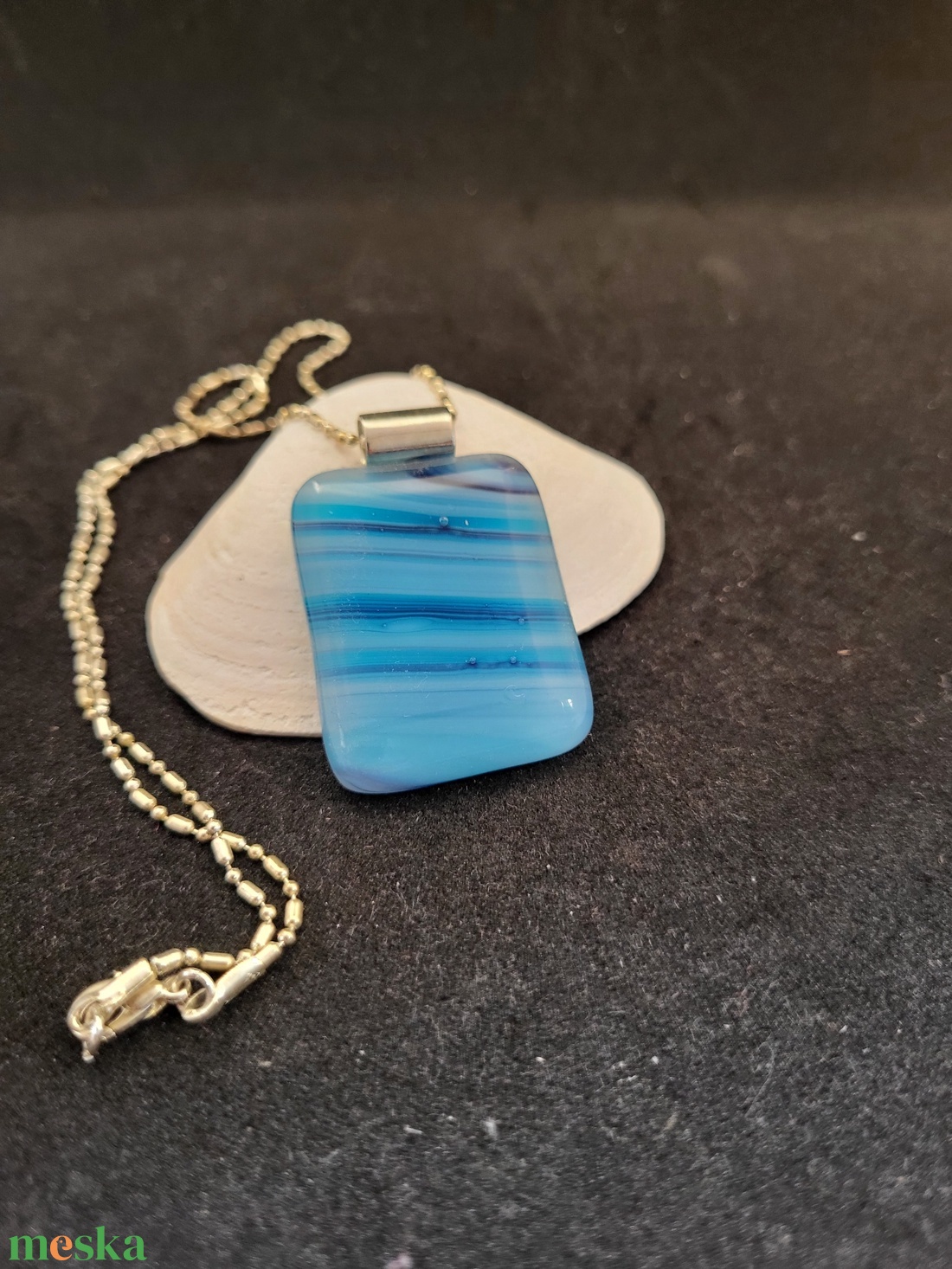 Kék mintás üveg medál, zsinór nyaklánccal - ékszer - nyaklánc - medálos nyaklánc - Meska.hu Kék mintás üveg medál, zsinór nyaklánccal - ékszer - nyaklánc - medálos nyaklánc - Meska.hu