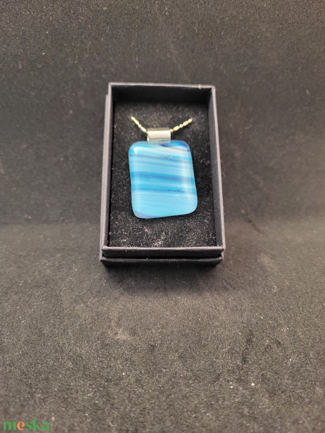 Kék mintás üveg medál, zsinór nyaklánccal - ékszer - nyaklánc - medálos nyaklánc - Meska.hu Kék mintás üveg medál, zsinór nyaklánccal - ékszer - nyaklánc - medálos nyaklánc - Meska.hu