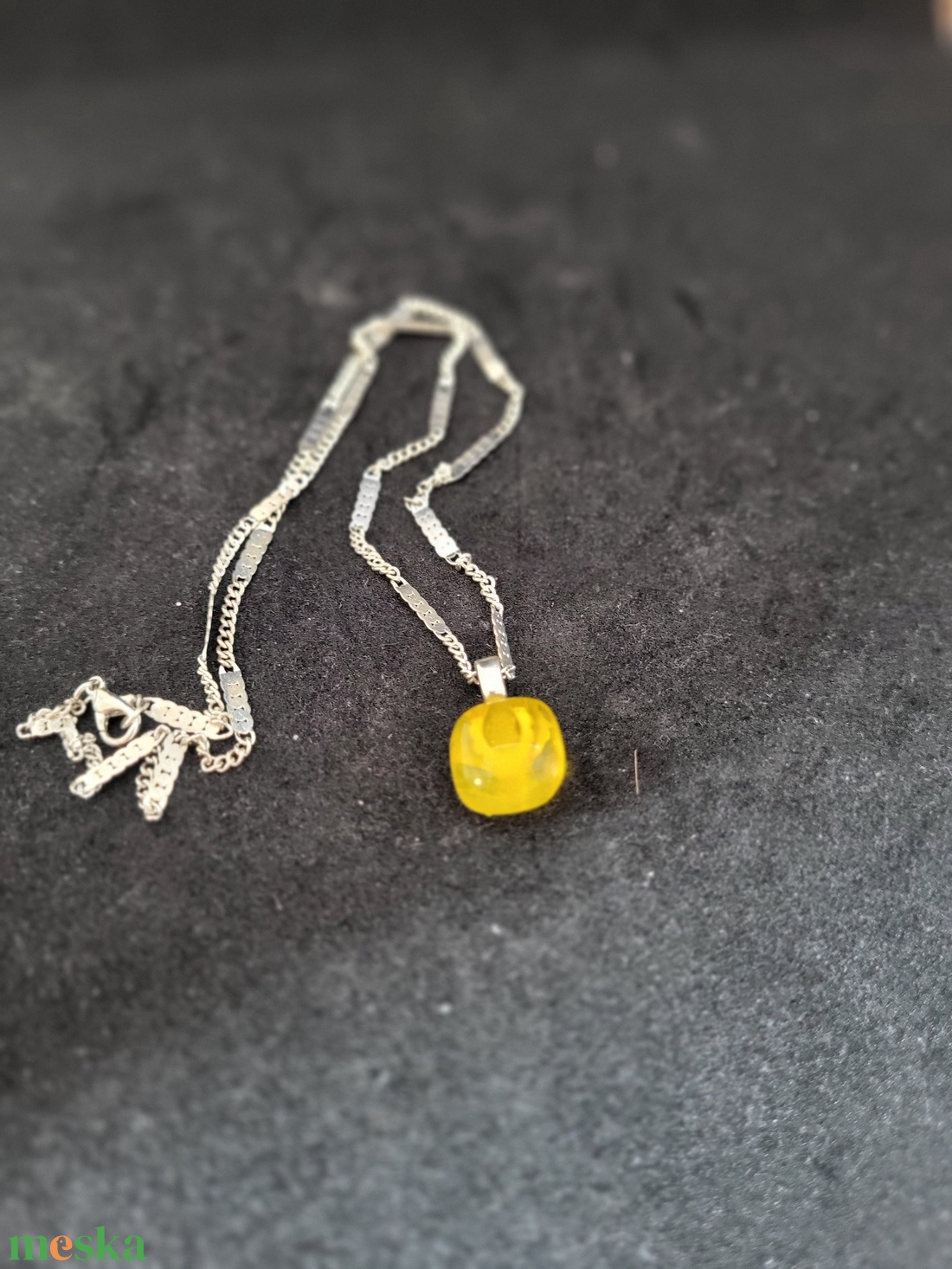 Sárga üveg medál, zsinór nyaklánccal - ékszer - nyaklánc - medálos nyaklánc - Meska.hu Sárga üveg medál, zsinór nyaklánccal - ékszer - nyaklánc - medálos nyaklánc - Meska.hu