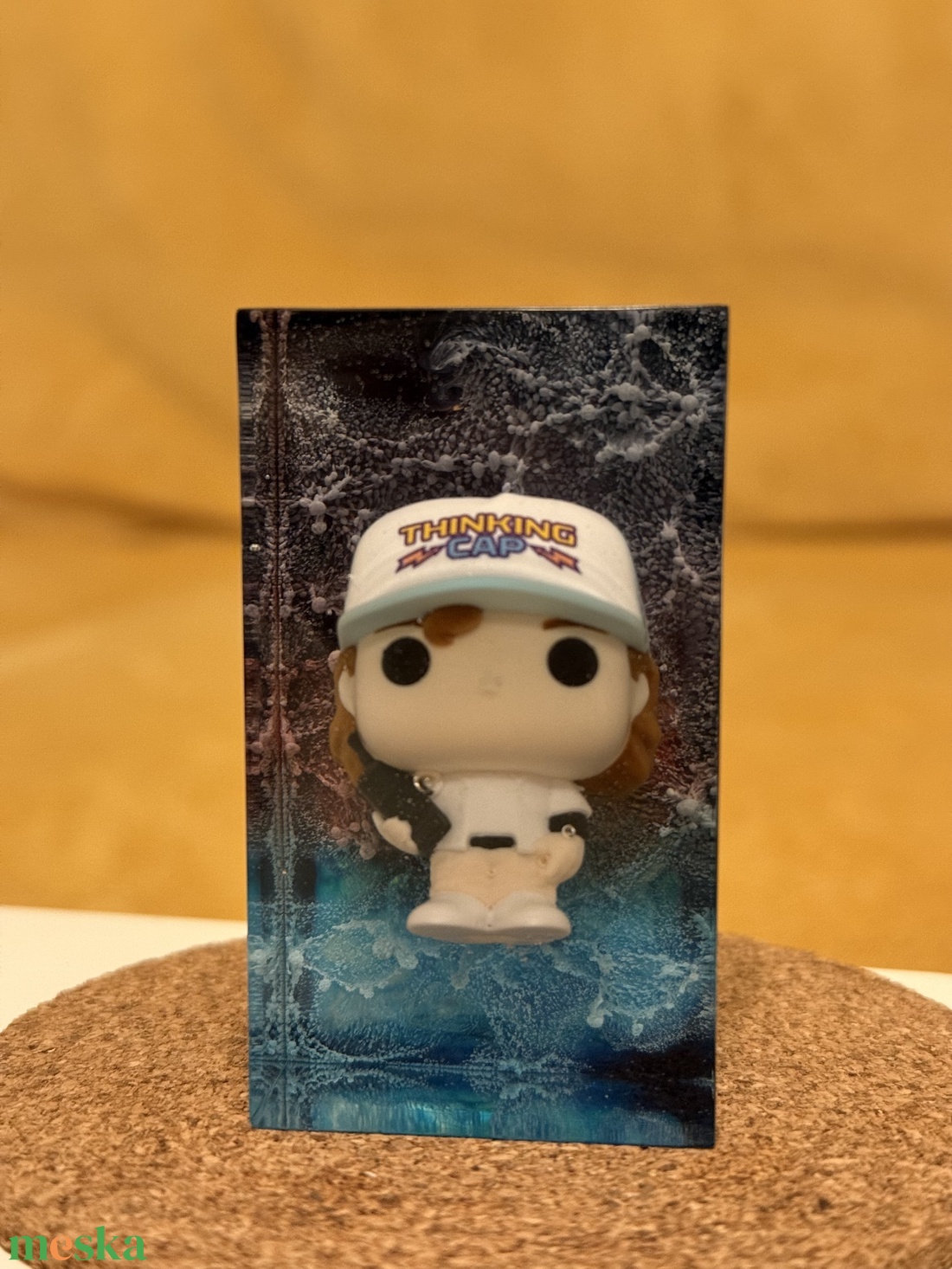 Stranger Things - Dustin műgyanta dísz - otthon & életmód - dekoráció - asztal és polc dekoráció - asztaldísz - Meska.hu