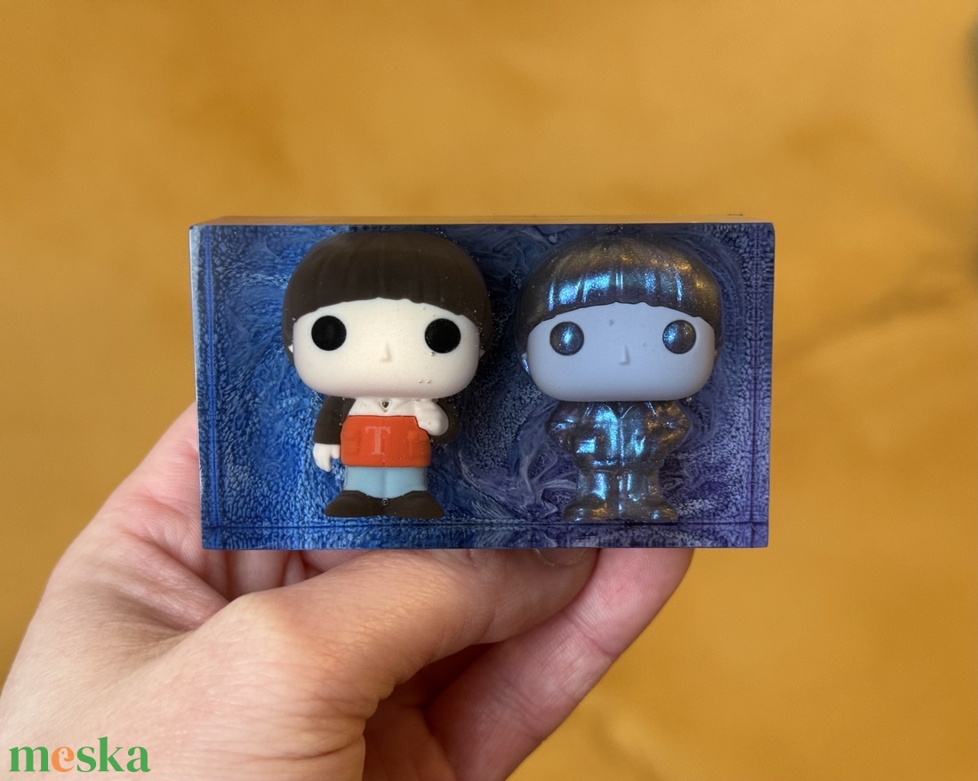 Will Byers � A két világ között (Stranger Things) - otthon & életmód - dekoráció - asztal és polc dekoráció - asztaldísz - Meska.hu
