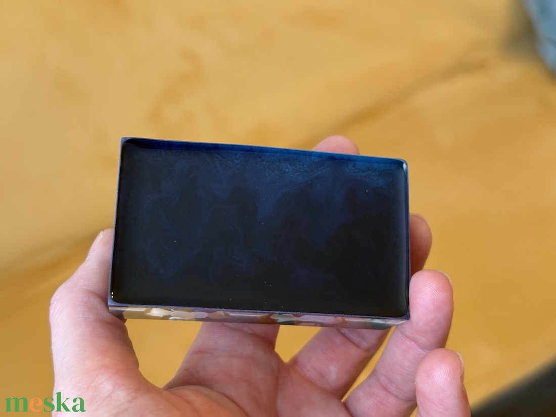 Steve and Robin Kézműves Műgyanta Hasáb - otthon & életmód - dekoráció - asztal és polc dekoráció - asztaldísz - Meska.hu