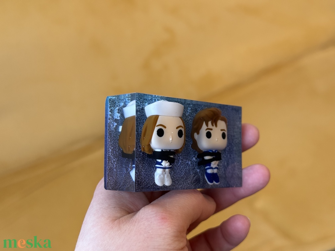 Steve and Robin Kézműves Műgyanta Hasáb - otthon & életmód - dekoráció - asztal és polc dekoráció - asztaldísz - Meska.hu