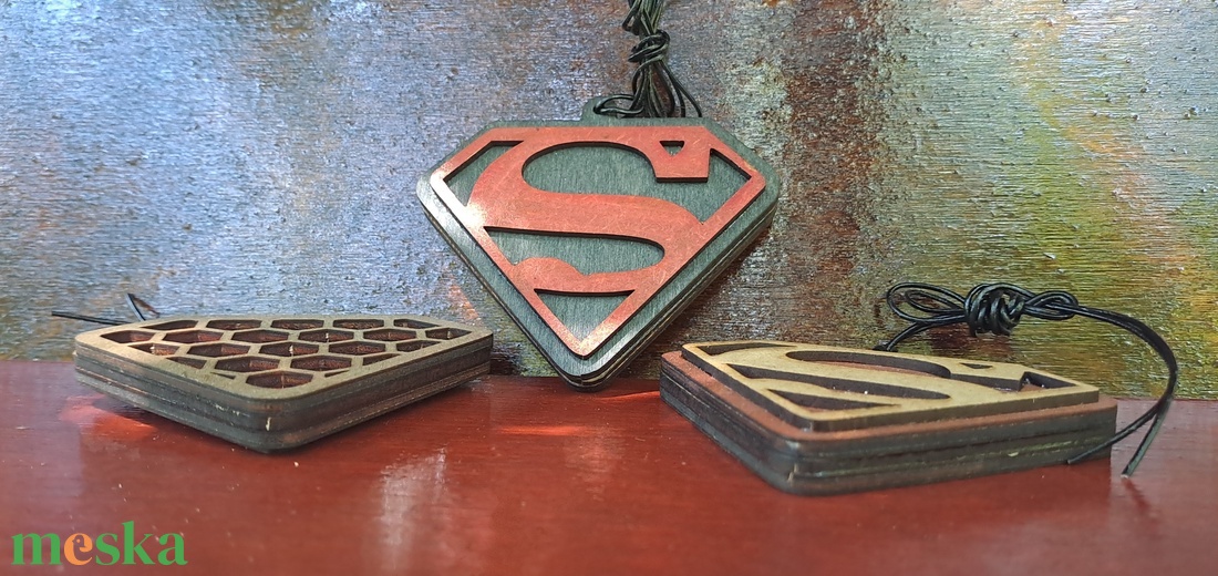 Autóillatosító ( superman ) - otthon & életmód - autó - autós illatosító - Meska.hu