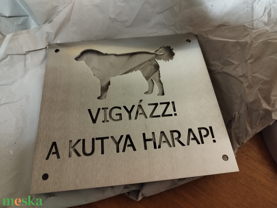 Figyelmeztető tábla /kutyával őrzött terület/ - otthon & életmód - ház & kert - kutyatábla - Meska.hu