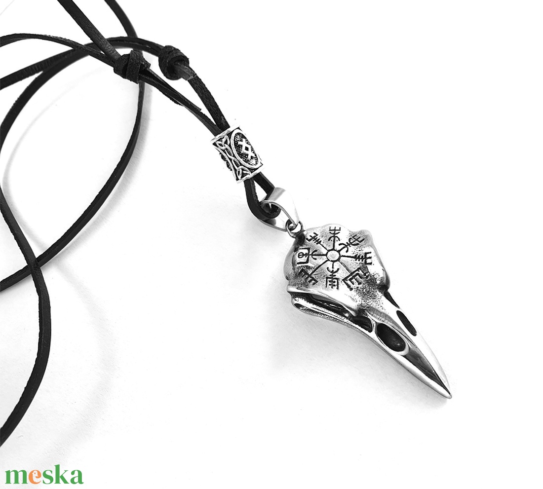 Raven koponya iránytűs nyaklánc - ékszer - nyaklánc - medálos nyaklánc - Meska.hu Raven koponya iránytűs nyaklánc - ékszer - nyaklánc - medálos nyaklánc - Meska.hu