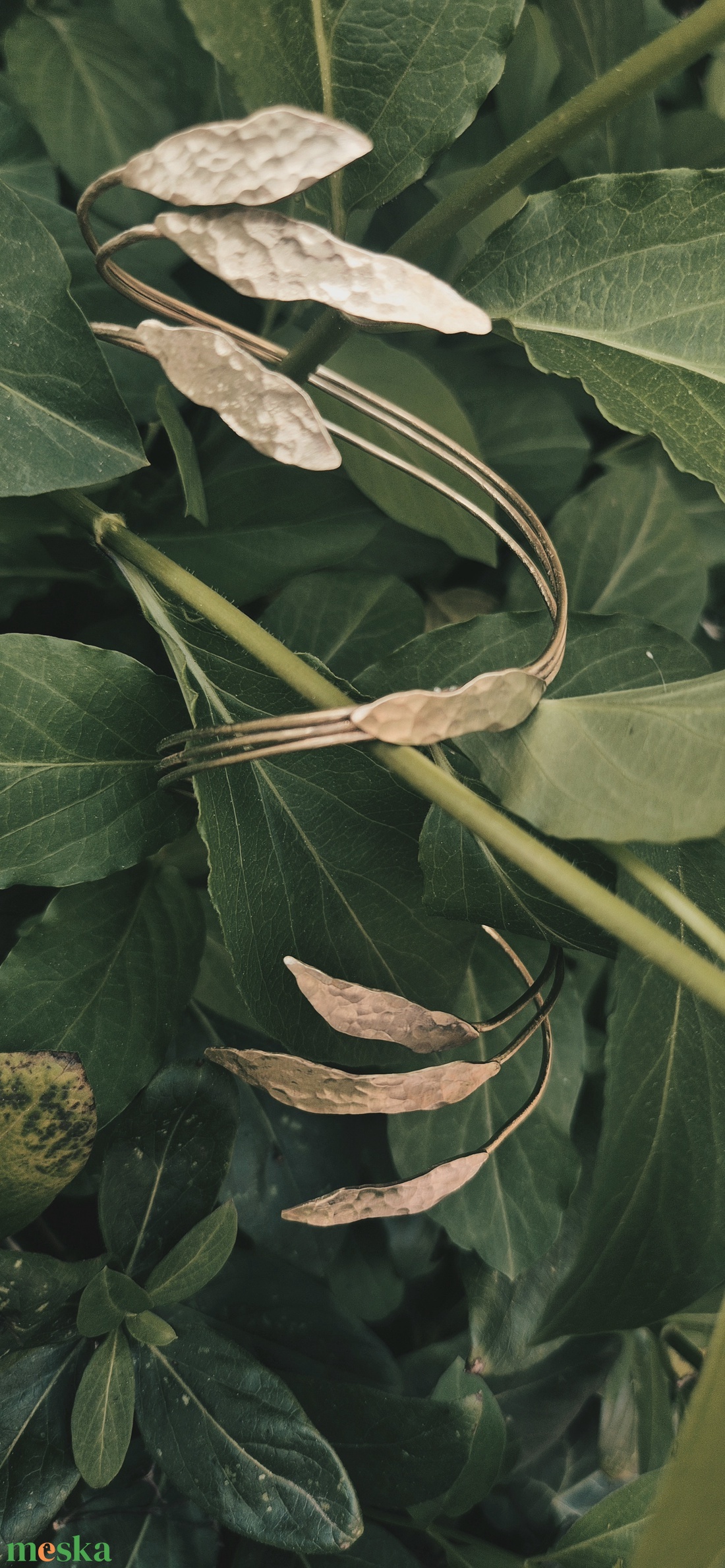 Tavaszi levelek sárgaréz karkötő, virágos karkötő  - ékszer - karkötő - széles karkötő - Meska.hu