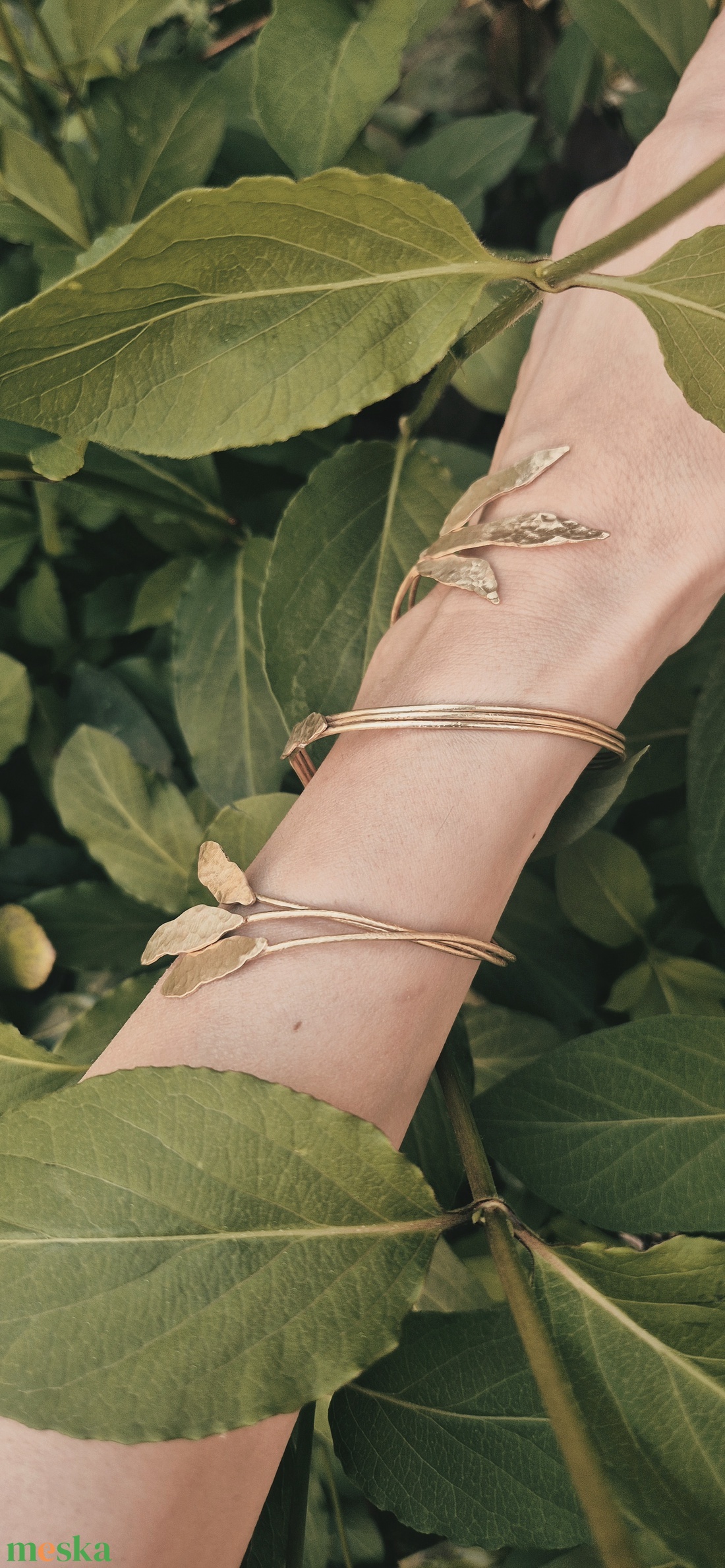 Tavaszi levelek sárgaréz karkötő, virágos karkötő  - ékszer - karkötő - széles karkötő - Meska.hu