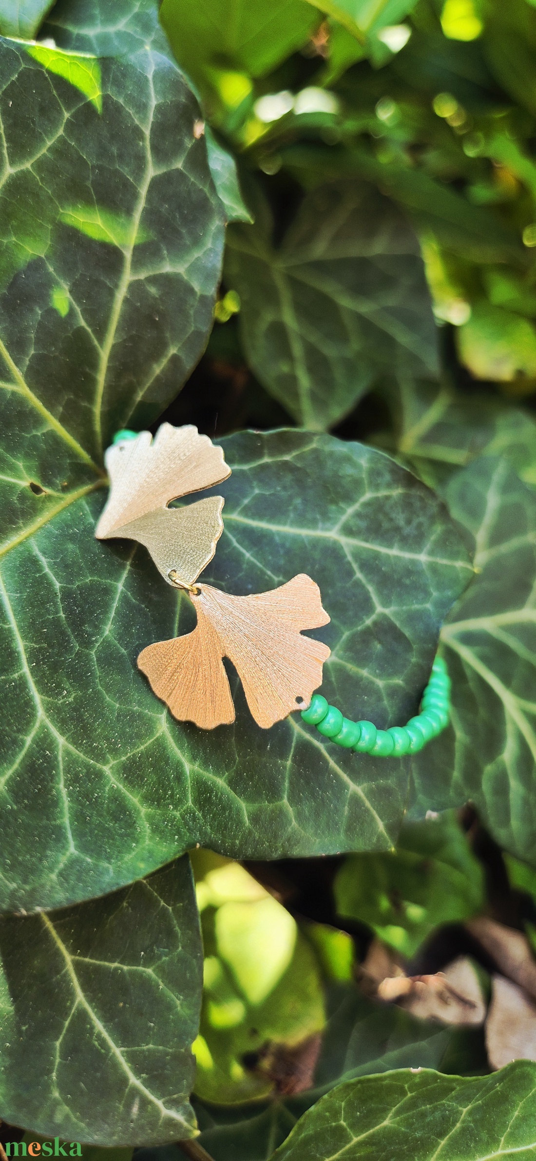 Ginkgo biloba karkötő, zöld Ginkgo biloba karkötő sárgarézből  - ékszer - karkötő - karkötő medállal - Meska.hu