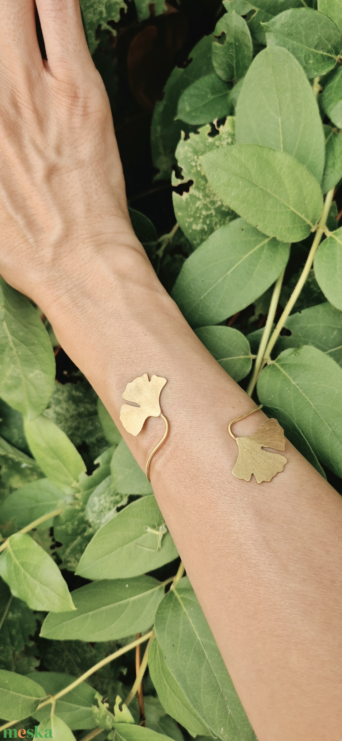 Ginkgo biloba levelek sárgaréz karkötő, virágos karkötő  - ékszer - karkötő - széles karkötő - Meska.hu