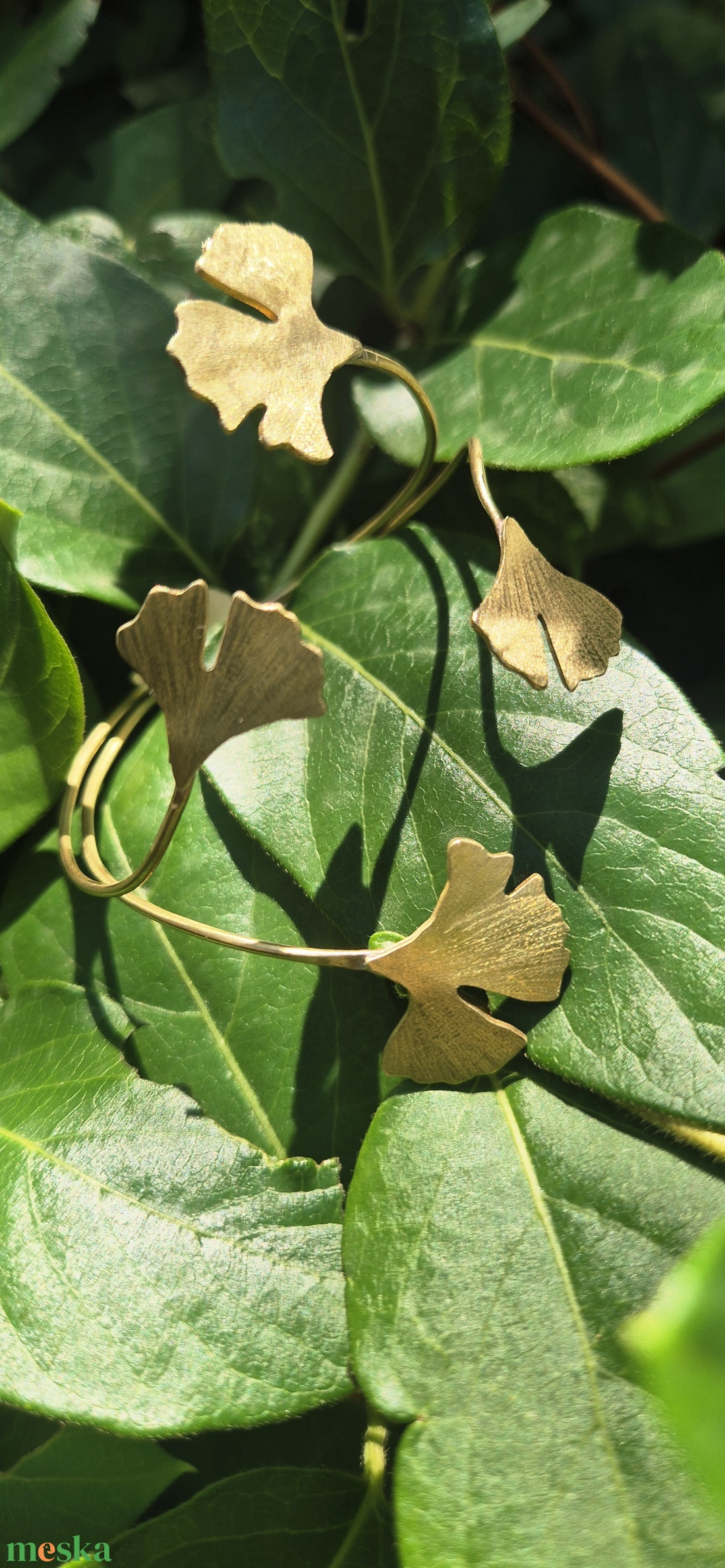 Ginkgo biloba karkötő, nyitott Ginkgo karkötő, sárgaréz Ginkgo biloba karkötő  - ékszer - karkötő - karperec - Meska.hu