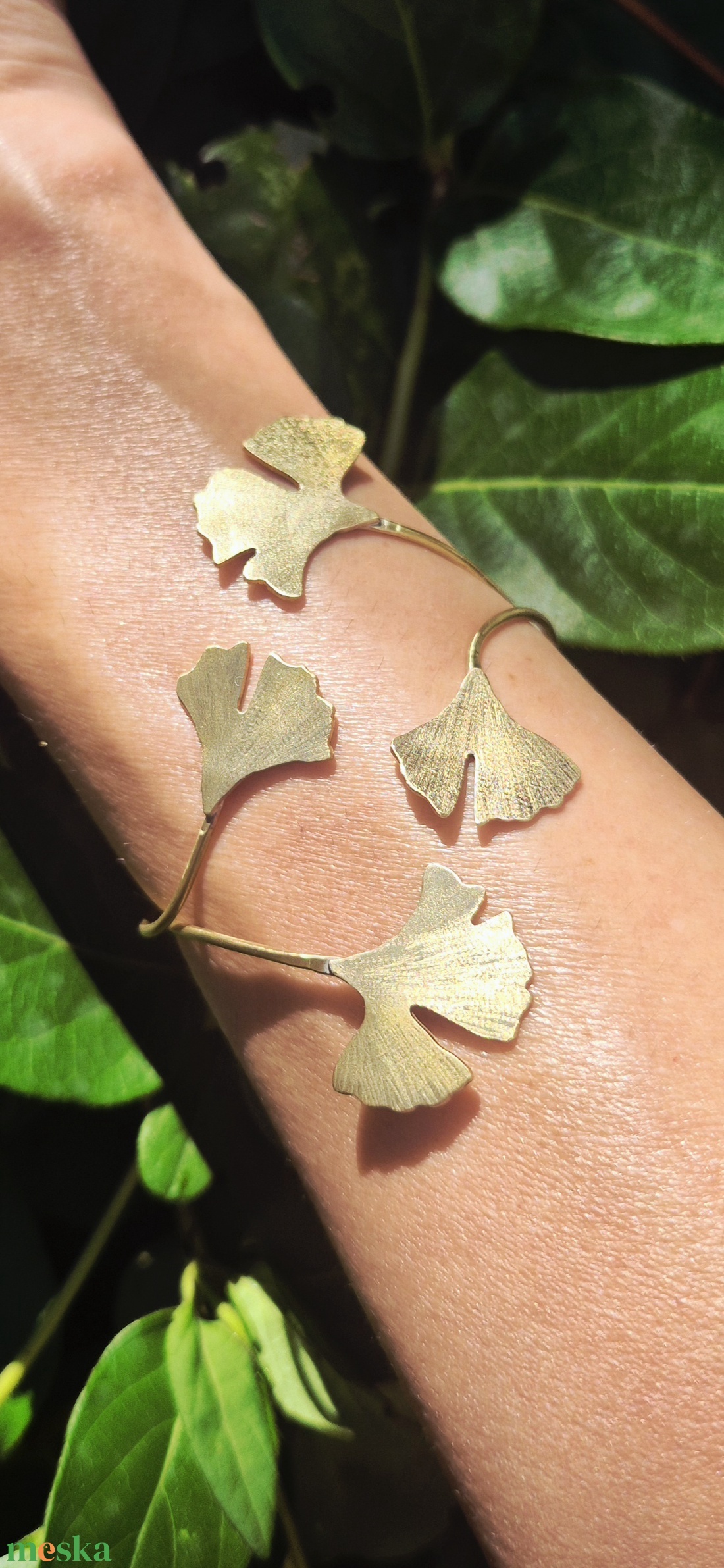 Ginkgo biloba karkötő, nyitott Ginkgo karkötő, sárgaréz Ginkgo biloba karkötő  - ékszer - karkötő - karperec - Meska.hu