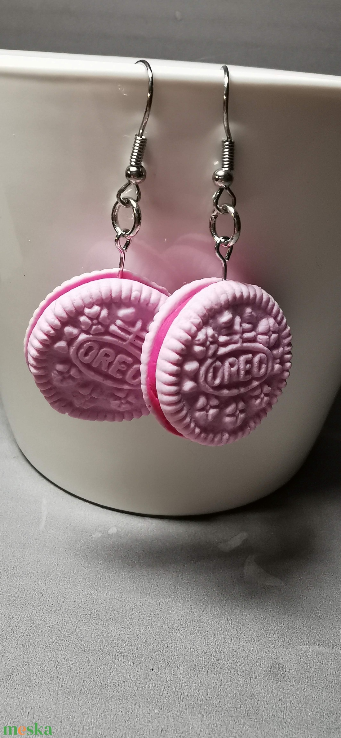 Világosrózsaszín OREO fülbevaló - ékszer - fülbevaló - lógó fülbevaló - Meska.hu
