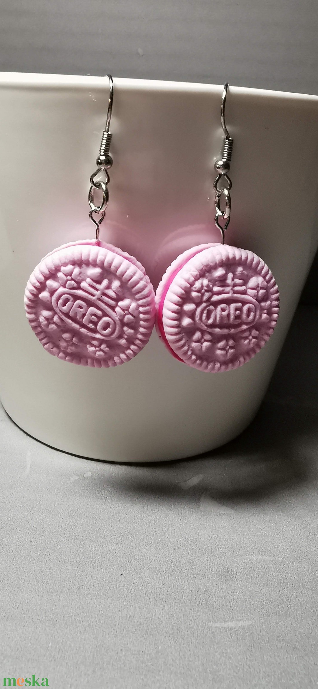 Világosrózsaszín OREO fülbevaló - ékszer - fülbevaló - lógó fülbevaló - Meska.hu