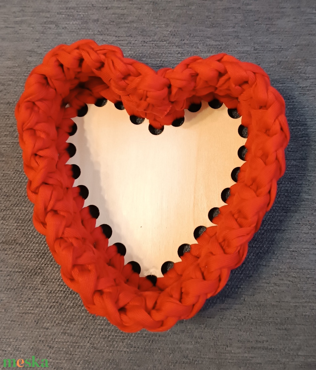 Horgolt, szív alakú kis kosár  - otthon & életmód - tárolás & rendszerezés - tárolókosár - Meska.hu
