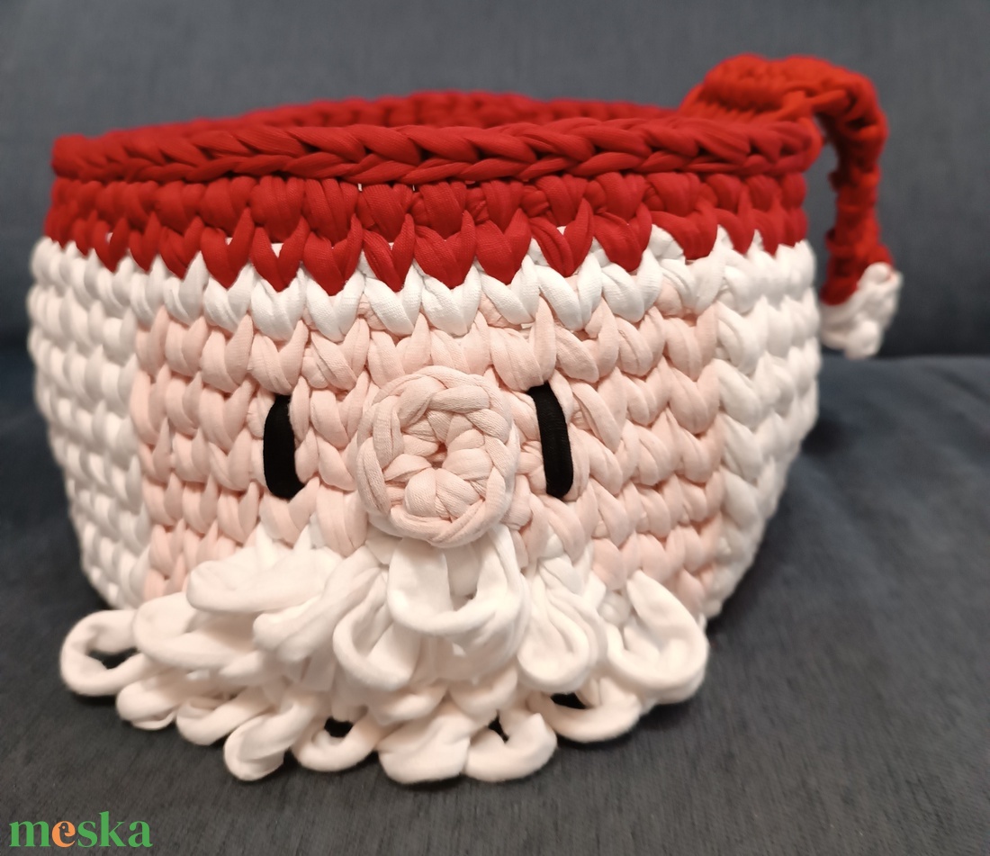 Mikulás mintájú horgolt kosár  - otthon & életmód - tárolás & rendszerezés - tárolókosár - Meska.hu