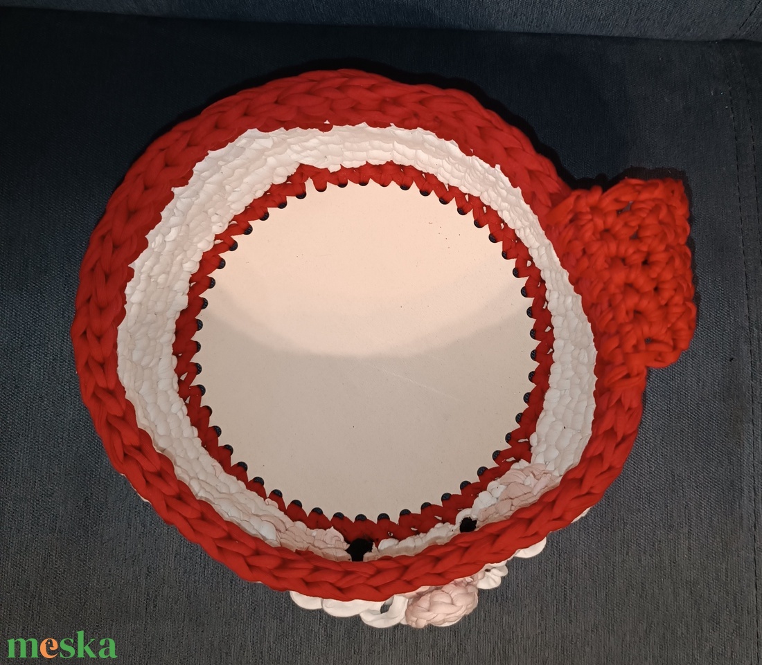 Mikulás mintájú horgolt kosár  - otthon & életmód - tárolás & rendszerezés - tárolókosár - Meska.hu