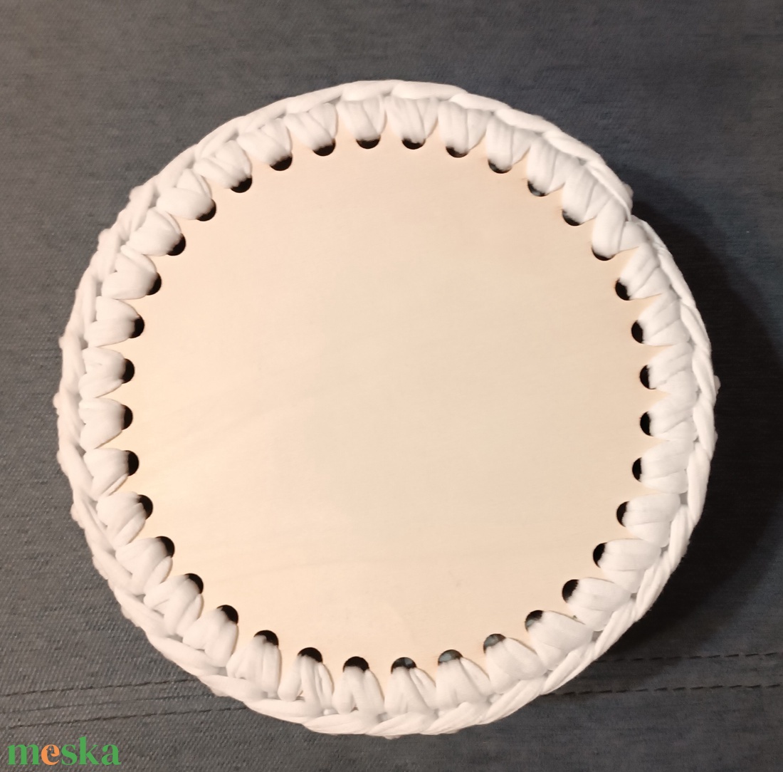 Tulipános horgolt kosár  - otthon & életmód - tárolás & rendszerezés - tárolókosár - Meska.hu