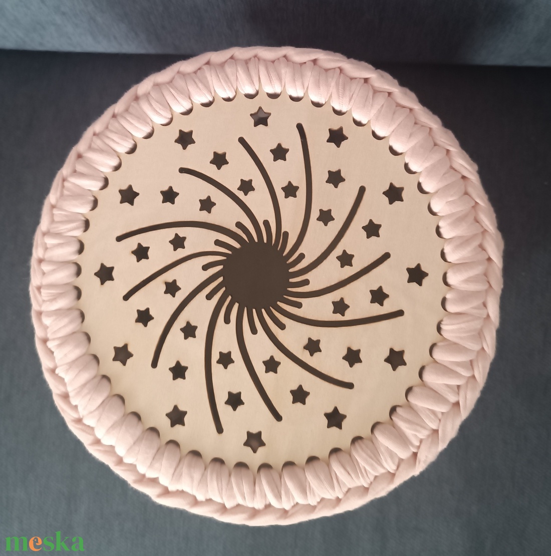 Csillag mintájú horgolt fedeles kosár nőmapra vagy anyák napjára  - otthon & életmód - tárolás & rendszerezés - tárolókosár - Meska.hu