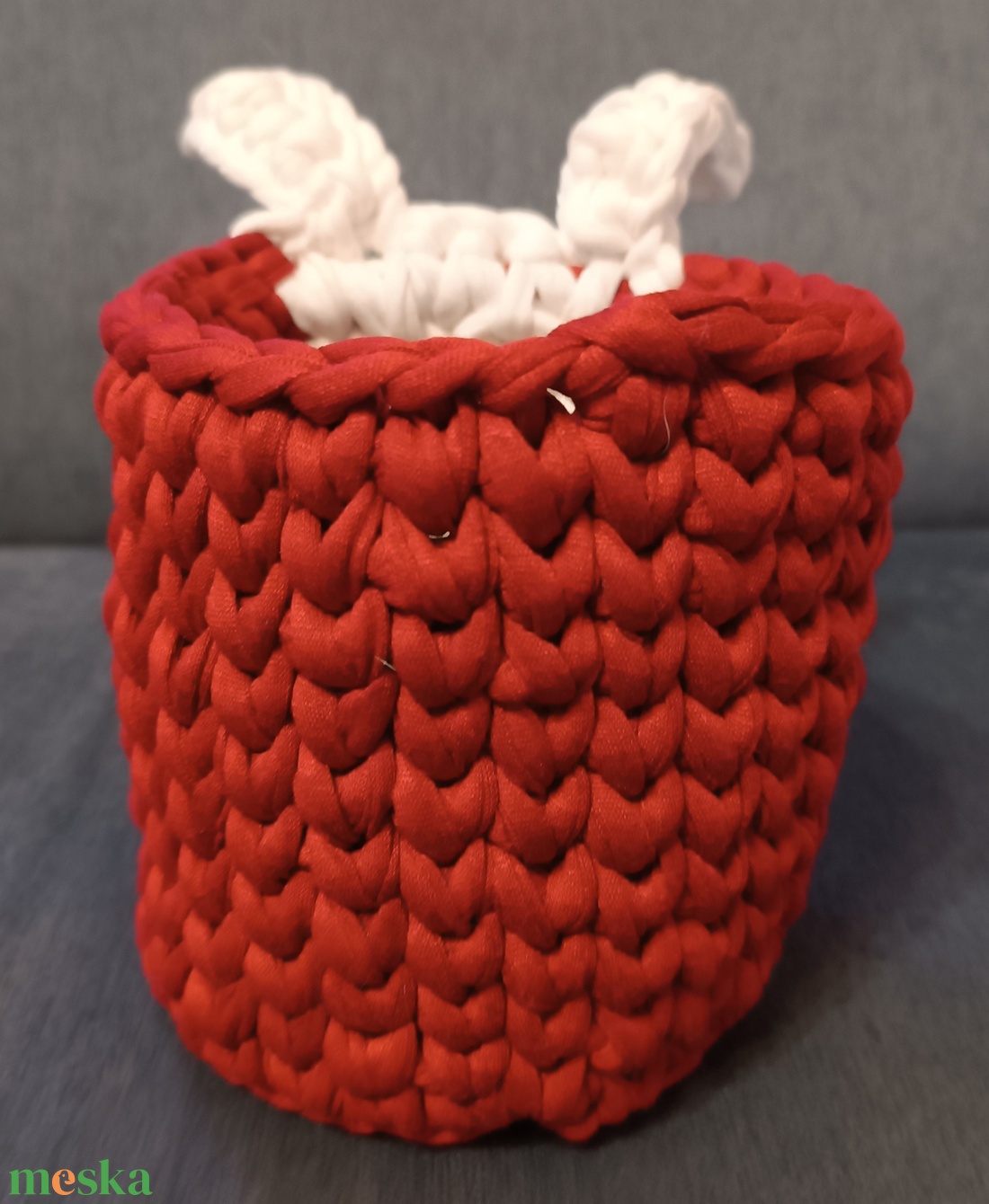 Fehér nyuszi bordó horgolt  kosár Húsvétra  - otthon & életmód - tárolás & rendszerezés - tárolókosár - Meska.hu