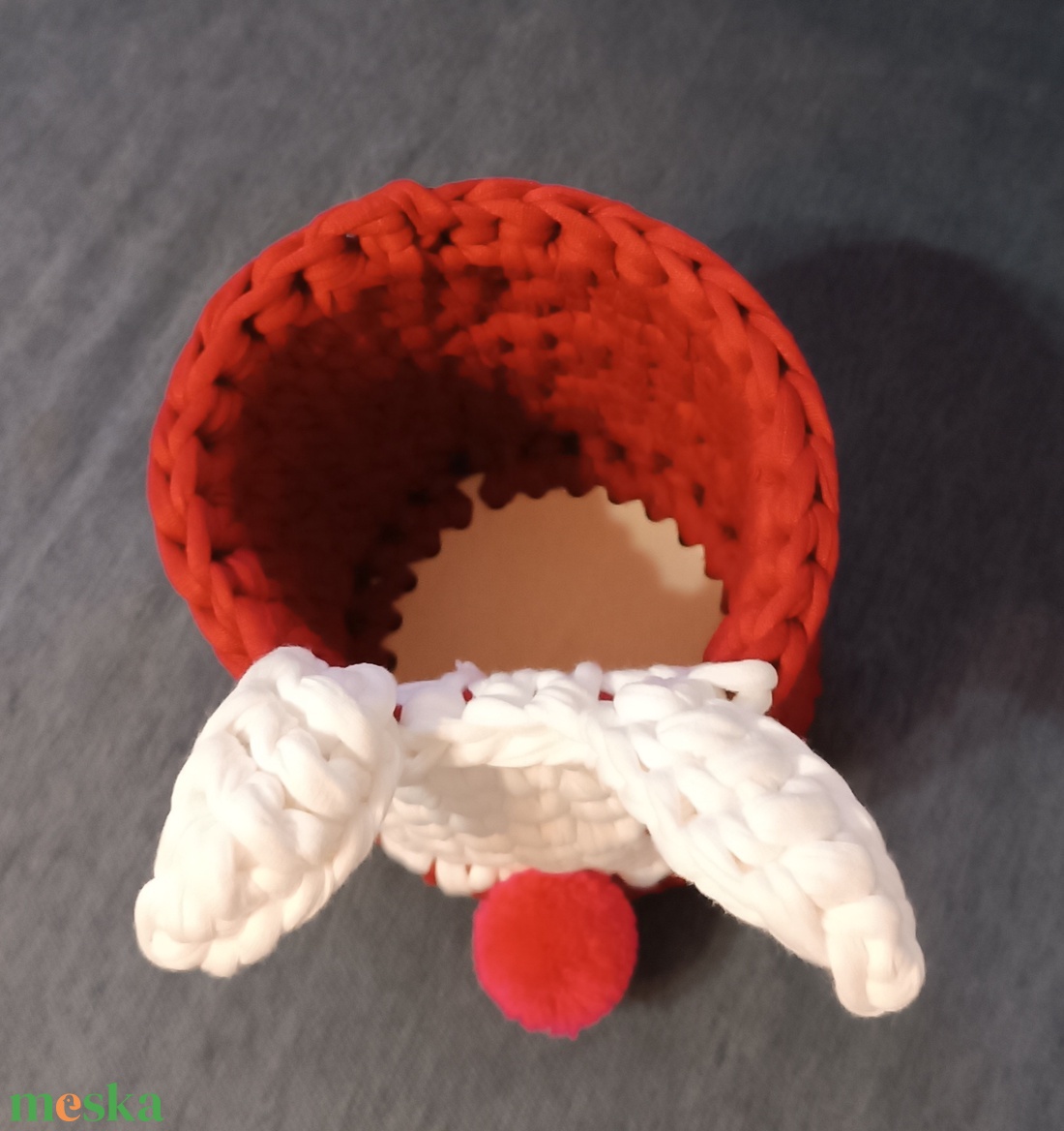 Fehér nyuszi bordó horgolt  kosár Húsvétra  - otthon & életmód - tárolás & rendszerezés - tárolókosár - Meska.hu