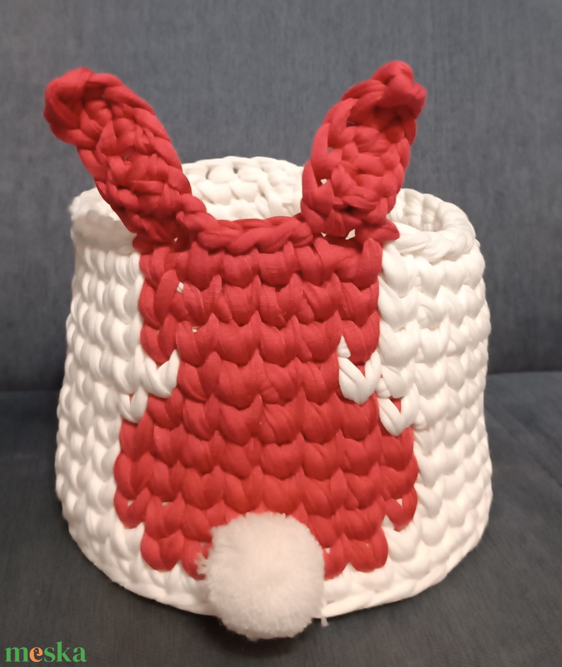 Fehér nyuszi bordó horgolt  kosár Húsvétra  - otthon & életmód - tárolás & rendszerezés - tárolókosár - Meska.hu