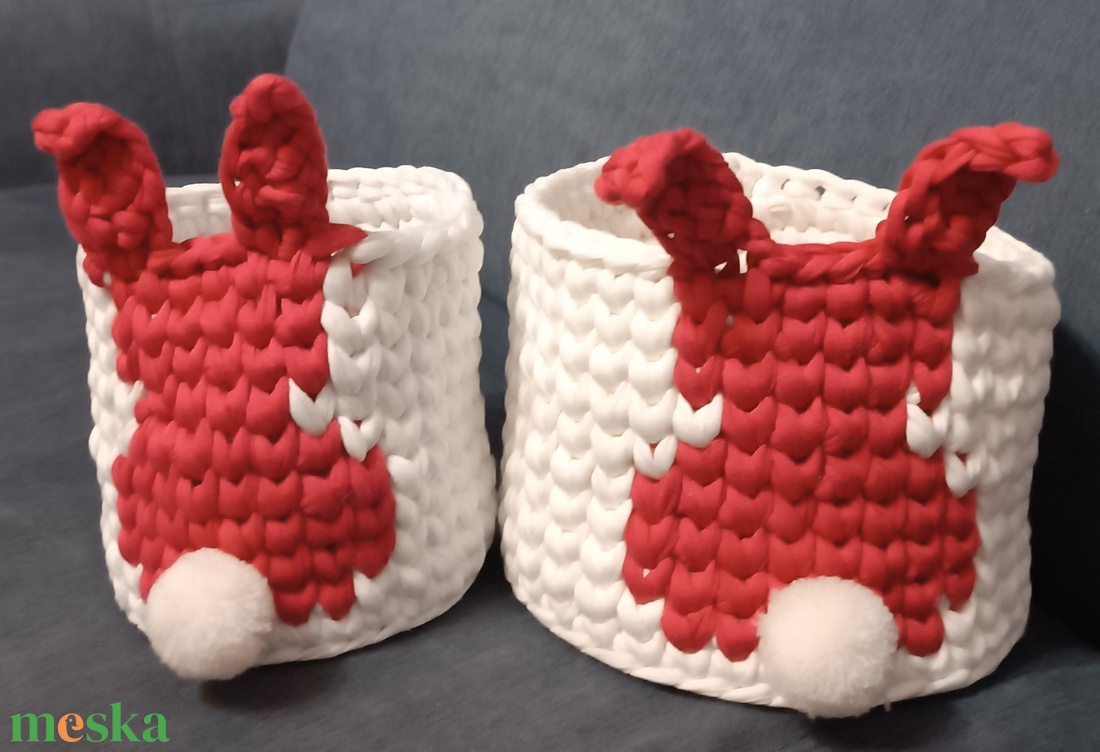 Fehér nyuszi bordó horgolt  kosár Húsvétra  - otthon & életmód - tárolás & rendszerezés - tárolókosár - Meska.hu