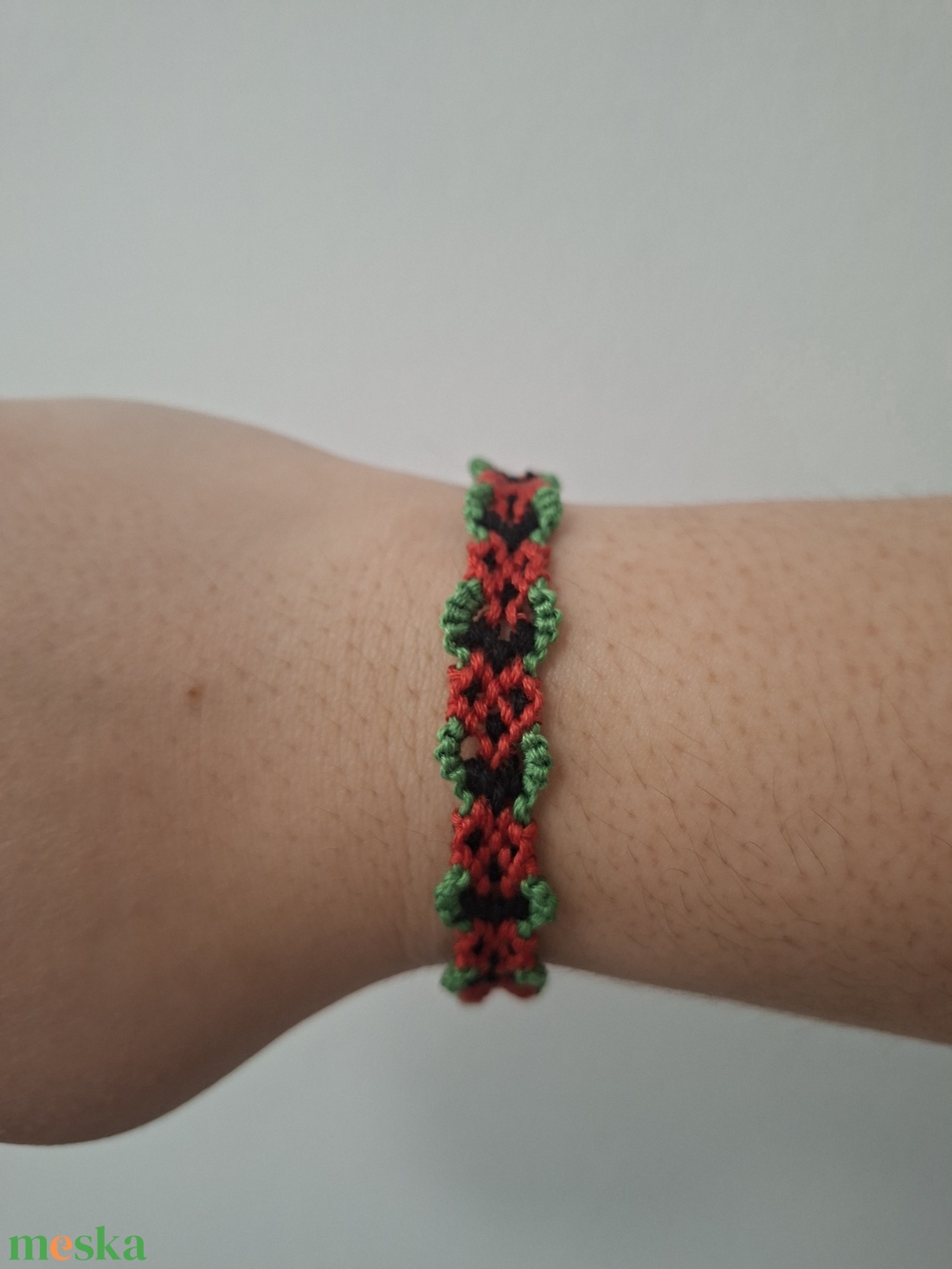 Eper mintás karkötő - ékszer - karkötő - fonott karkötő - Meska.hu