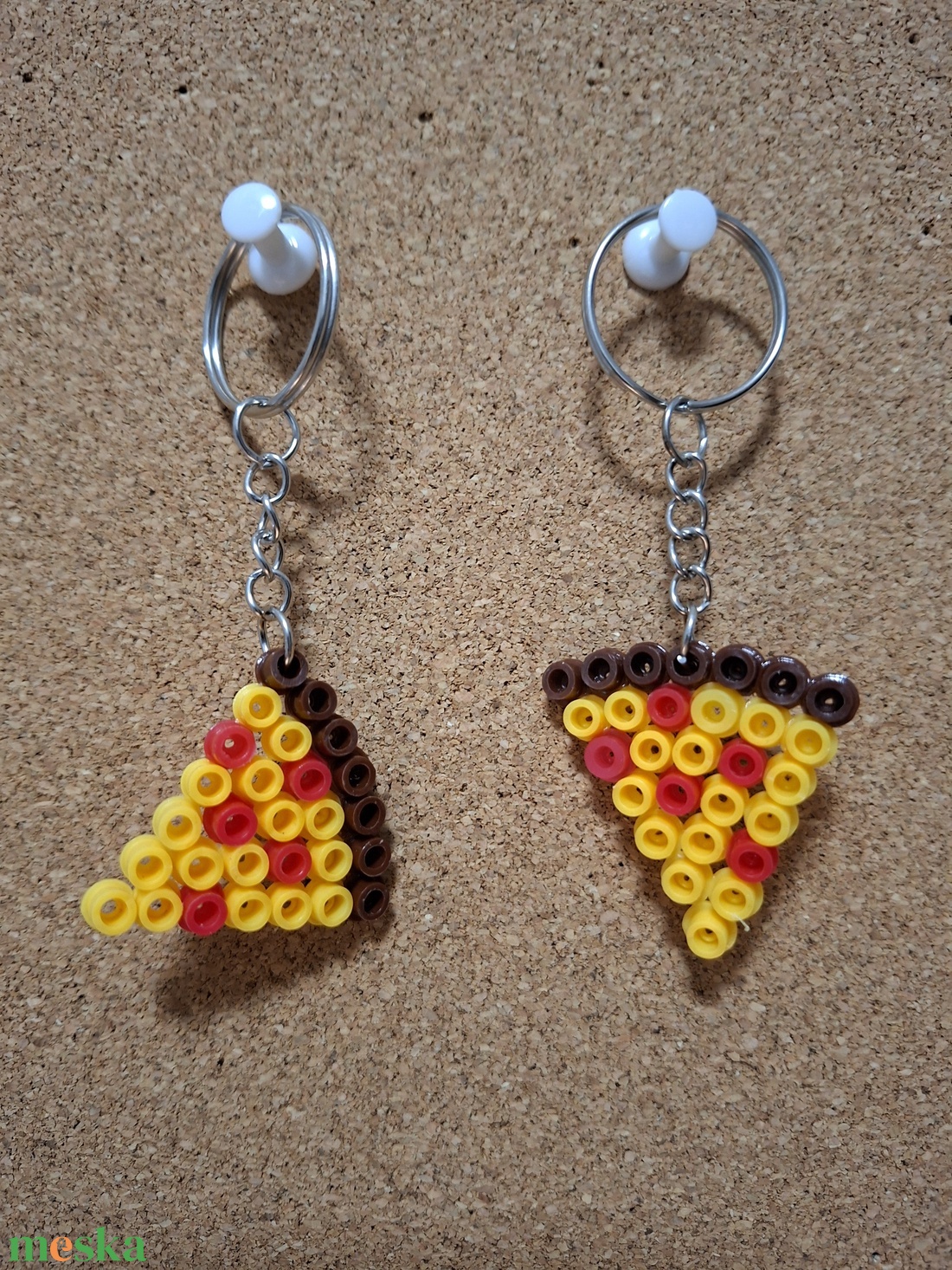 Pizza szelet kulcstartó - táska & tok - kulcstartó & táskadísz - táskaakasztó - Meska.hu