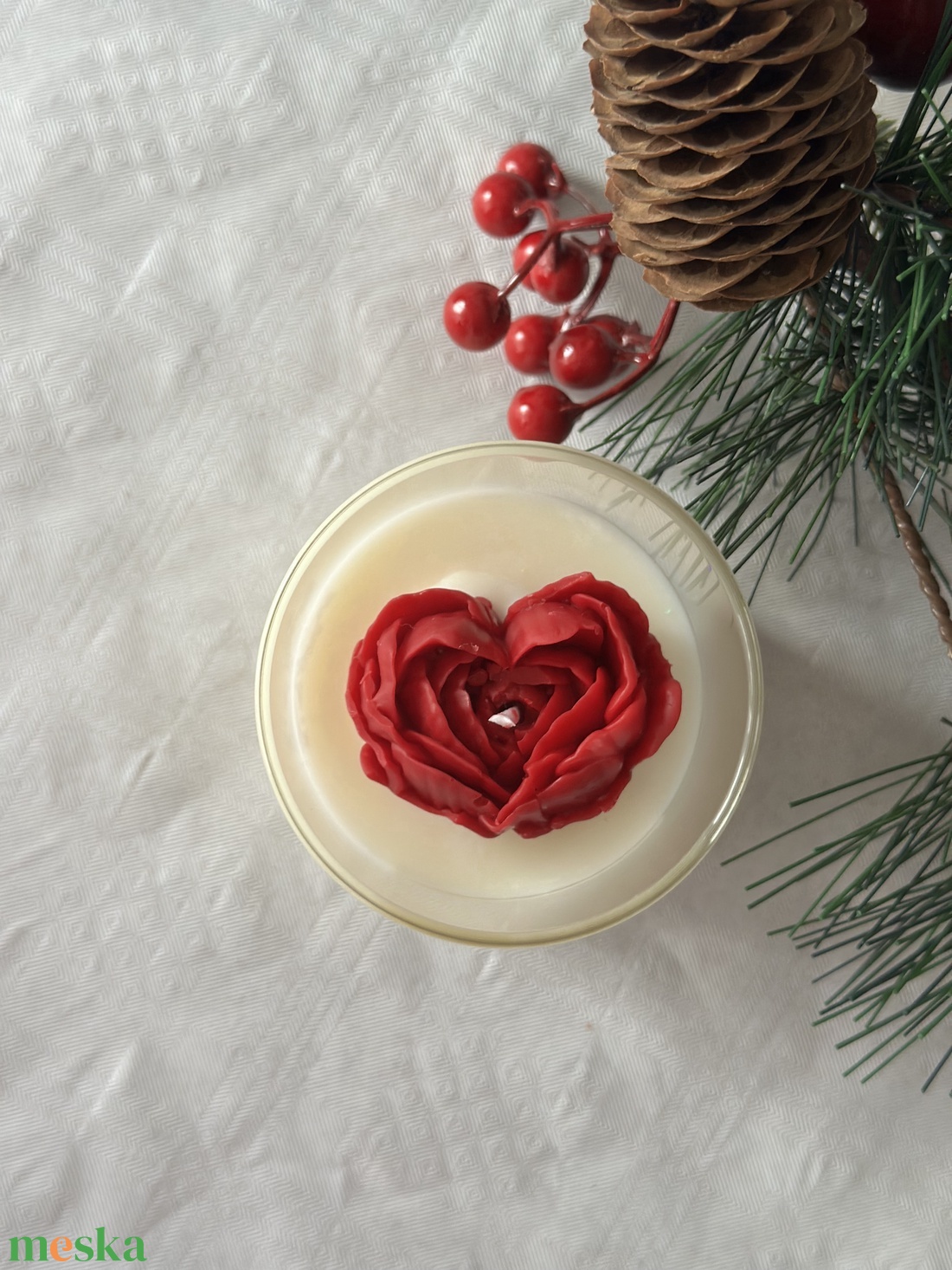 Szívgyertya  a szeretet lángja(fehér/piros) - karácsony - karácsonyi lakásdekoráció - karácsonyi illatgyertya, mécses - Meska.hu