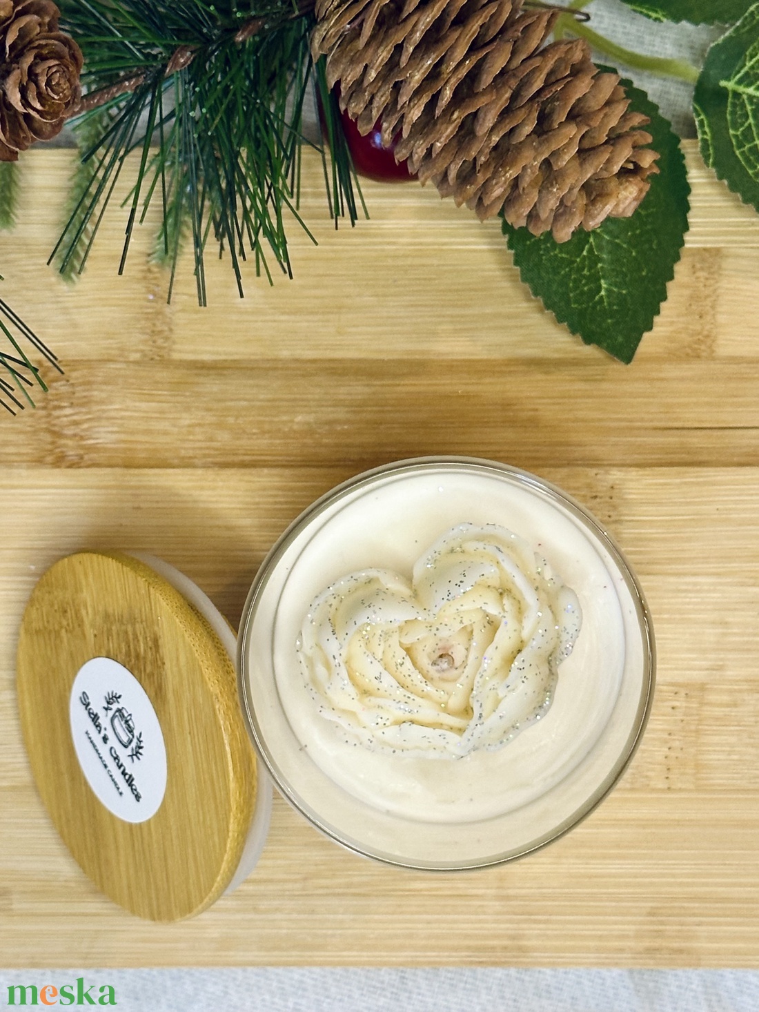 Szívgyertya  a szeretet lángja(fehér/piros) - karácsony - karácsonyi lakásdekoráció - karácsonyi illatgyertya, mécses - Meska.hu