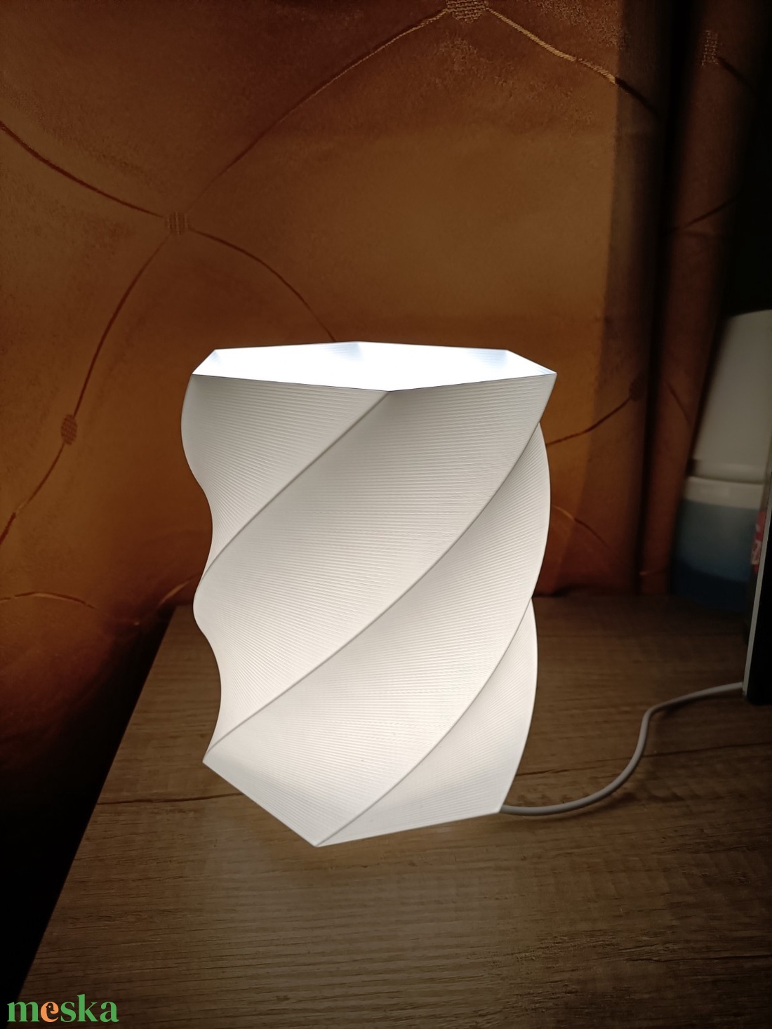 Csavarodás  modern skandináv stílusú led asztali lámpa USB csatlakozóval - otthon & életmód - lámpa - asztali lámpa - Meska.hu
