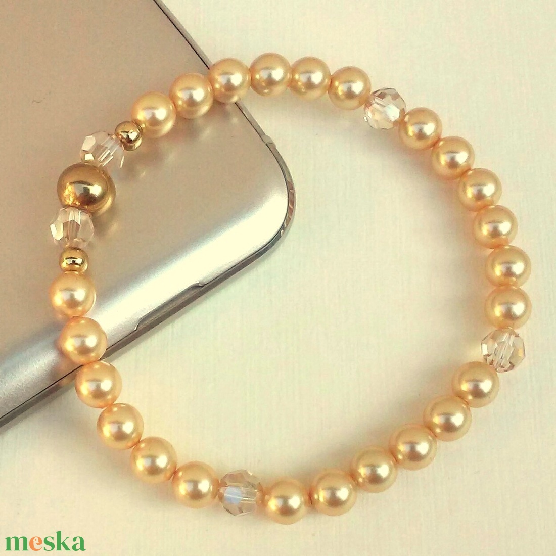 Princess - Arany színű karkötő Swarovski és nemesacél gyöngyökből - ékszer - karkötő - gyöngyös karkötő - Meska.hu Princess - Arany színű karkötő Swarovski és nemesacél gyöngyökből - ékszer - karkötő - gyöngyös karkötő - Meska.hu