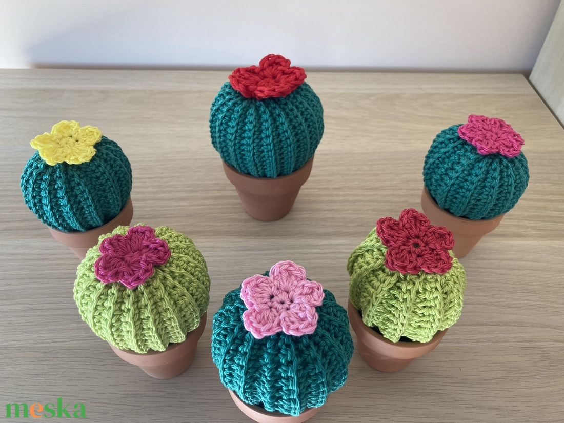 Horgolt kaktusz  (világos zöld) - otthon & lakás - dekoráció - virágdísz és tartó - csokor & virágdísz - Meska.hu