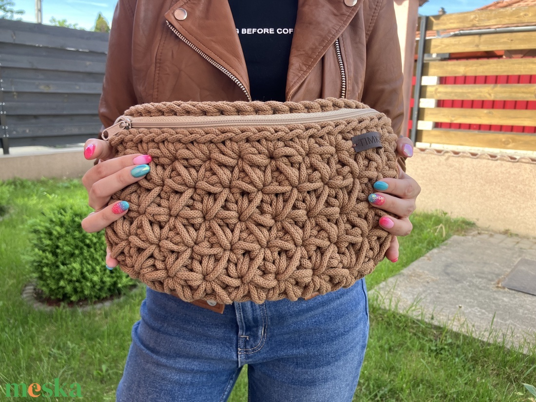 Horgolt jázmin mintás övtáska/crossbody - táska & tok - övtáska - Meska.hu Horgolt jázmin mintás övtáska/crossbody - táska & tok - övtáska - Meska.hu